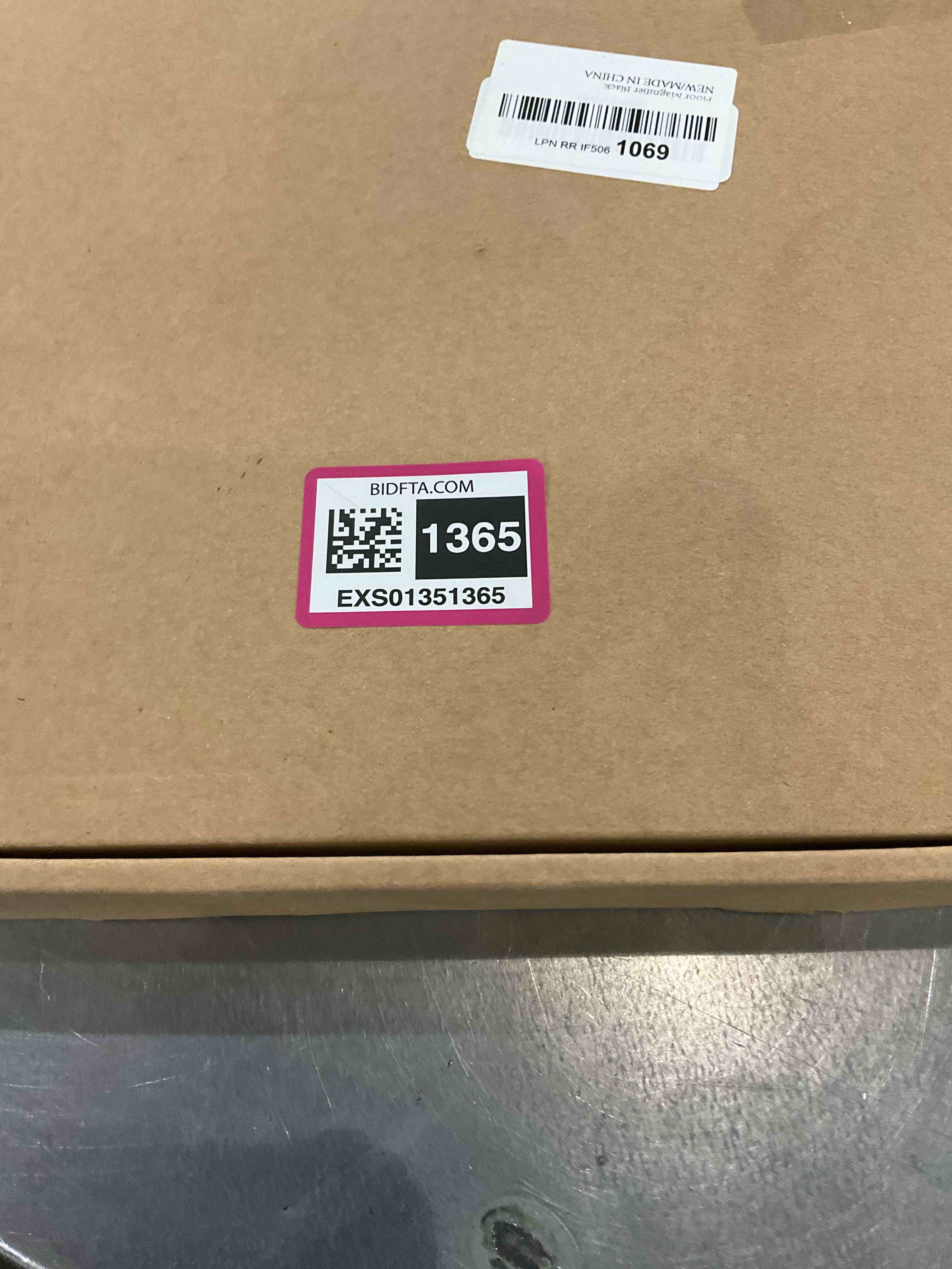 https://s3.amazonaws.com/lotting-images-prod/BargainHunt/EXS01351365_1712834606965.jpeg