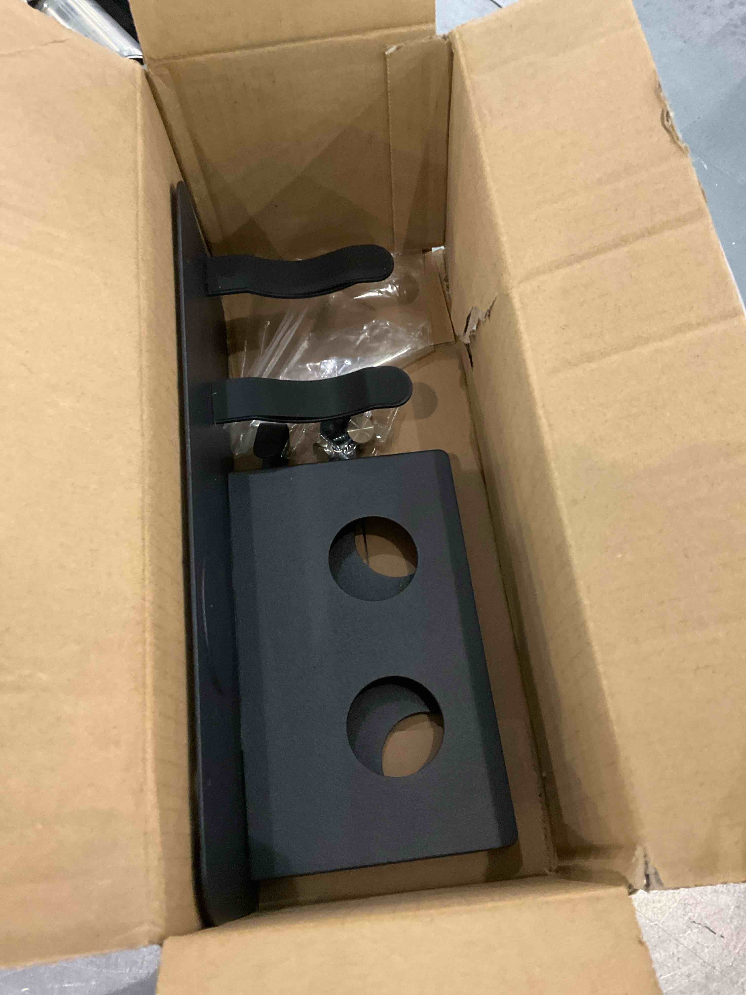 https://s3.amazonaws.com/lotting-images-prod/BargainHunt/EXS01351382_1712837565225.jpeg