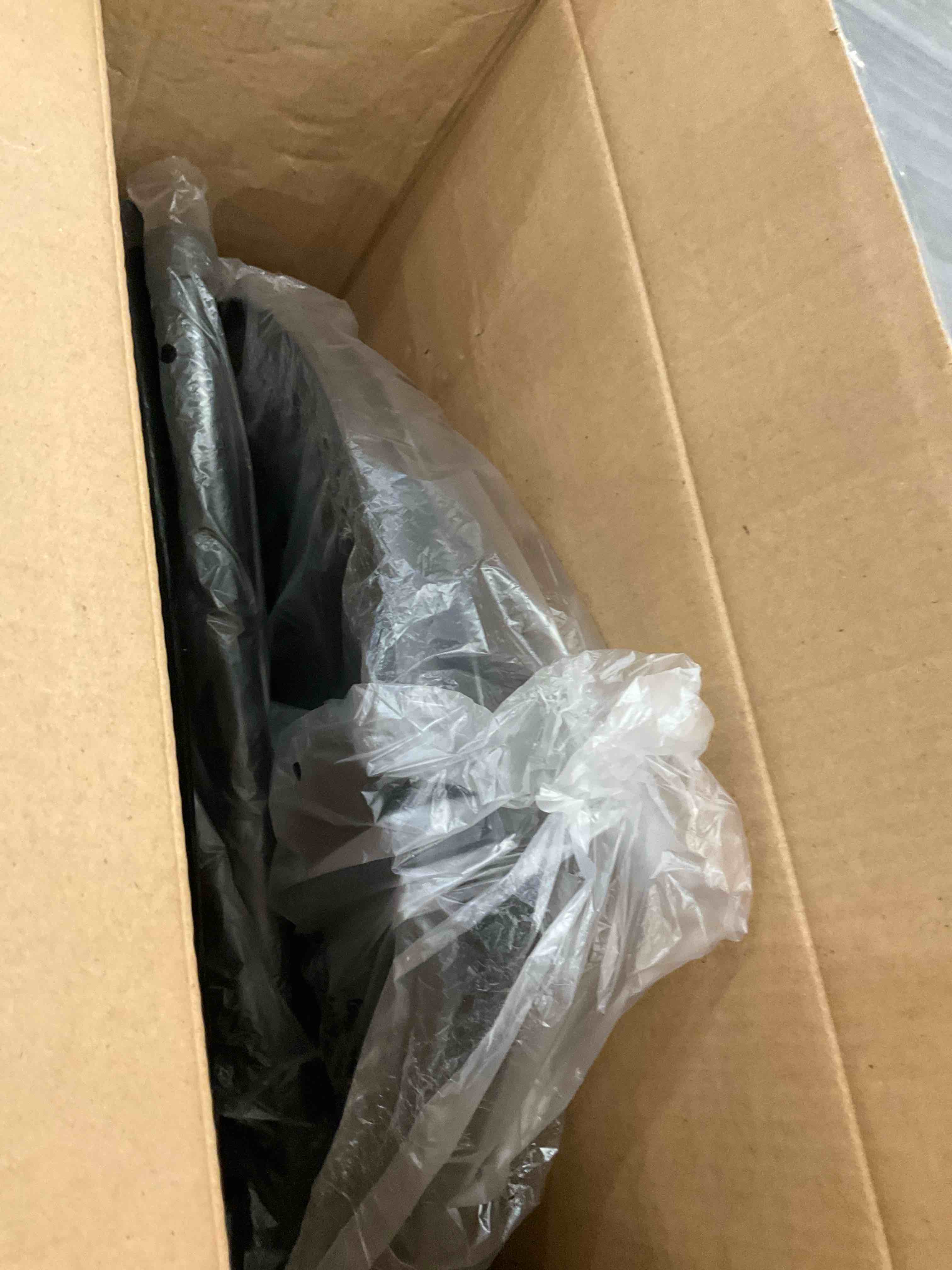 https://s3.amazonaws.com/lotting-images-prod/BargainHunt/EXS01351419_1712848830526.jpeg