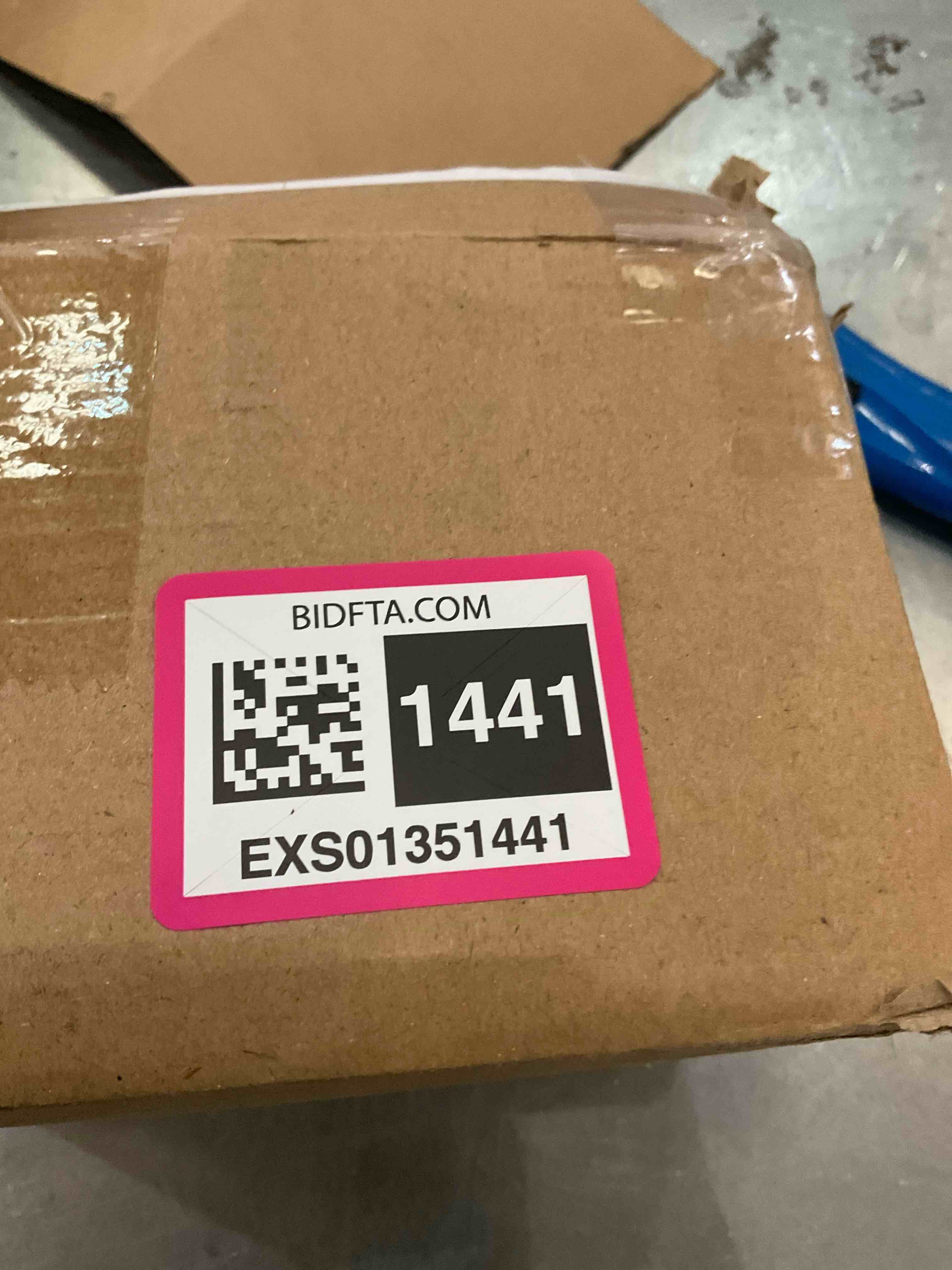https://s3.amazonaws.com/lotting-images-prod/BargainHunt/EXS01351441_1712856310056.jpeg