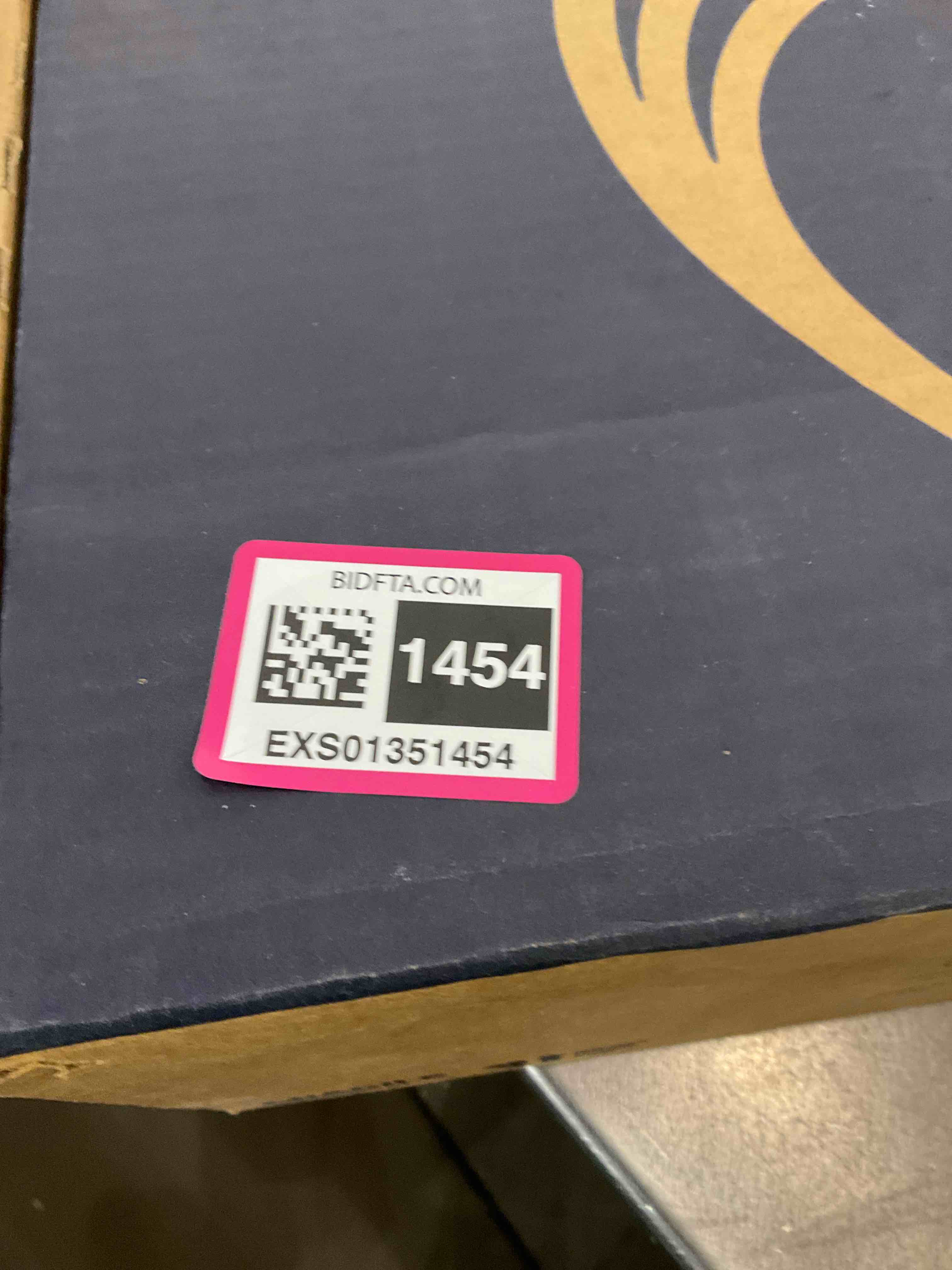 https://s3.amazonaws.com/lotting-images-prod/BargainHunt/EXS01351454_1712859714179.jpeg