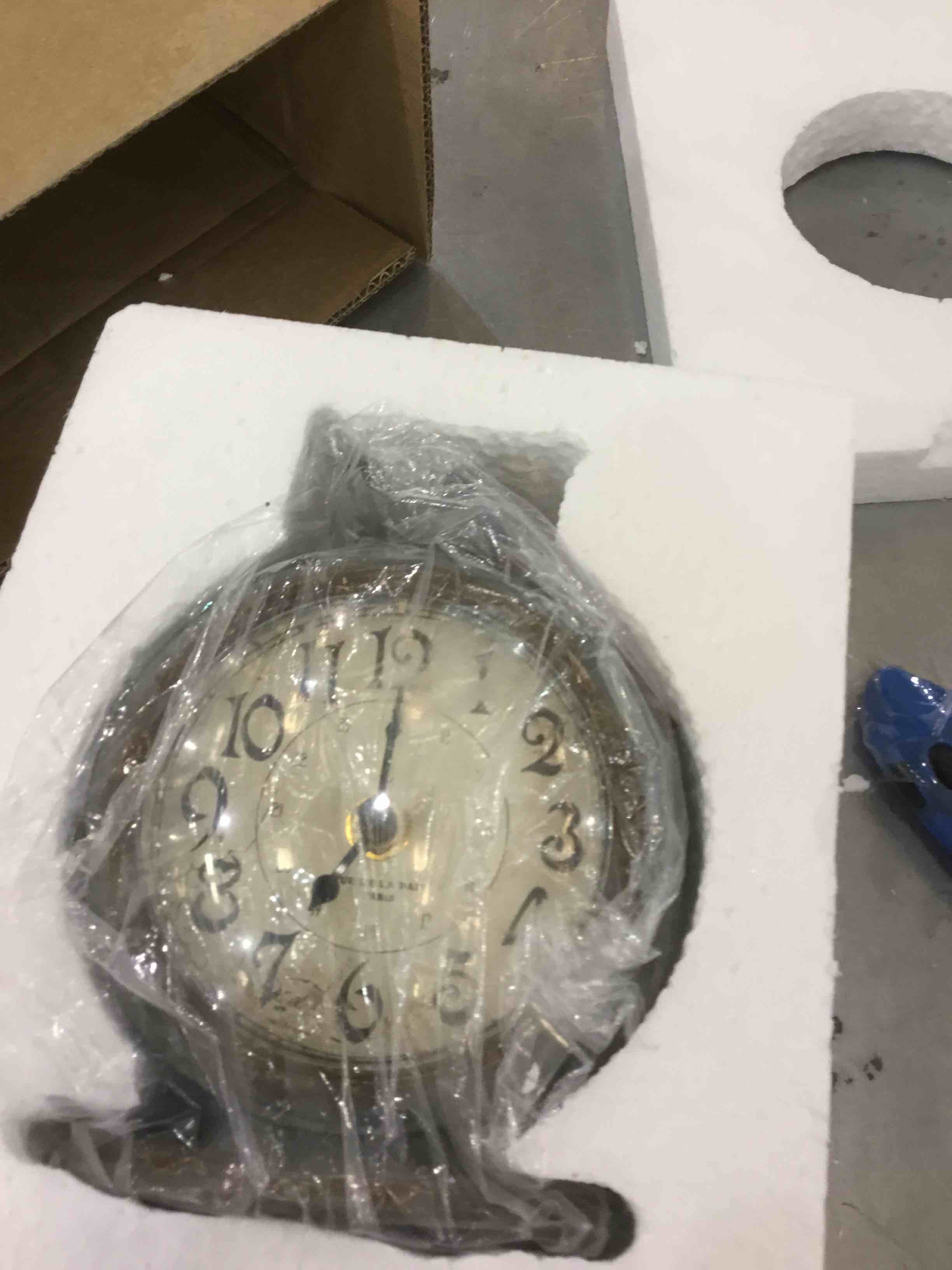 https://s3.amazonaws.com/lotting-images-prod/BargainHunt/EXS01351589_1710872855733.jpeg