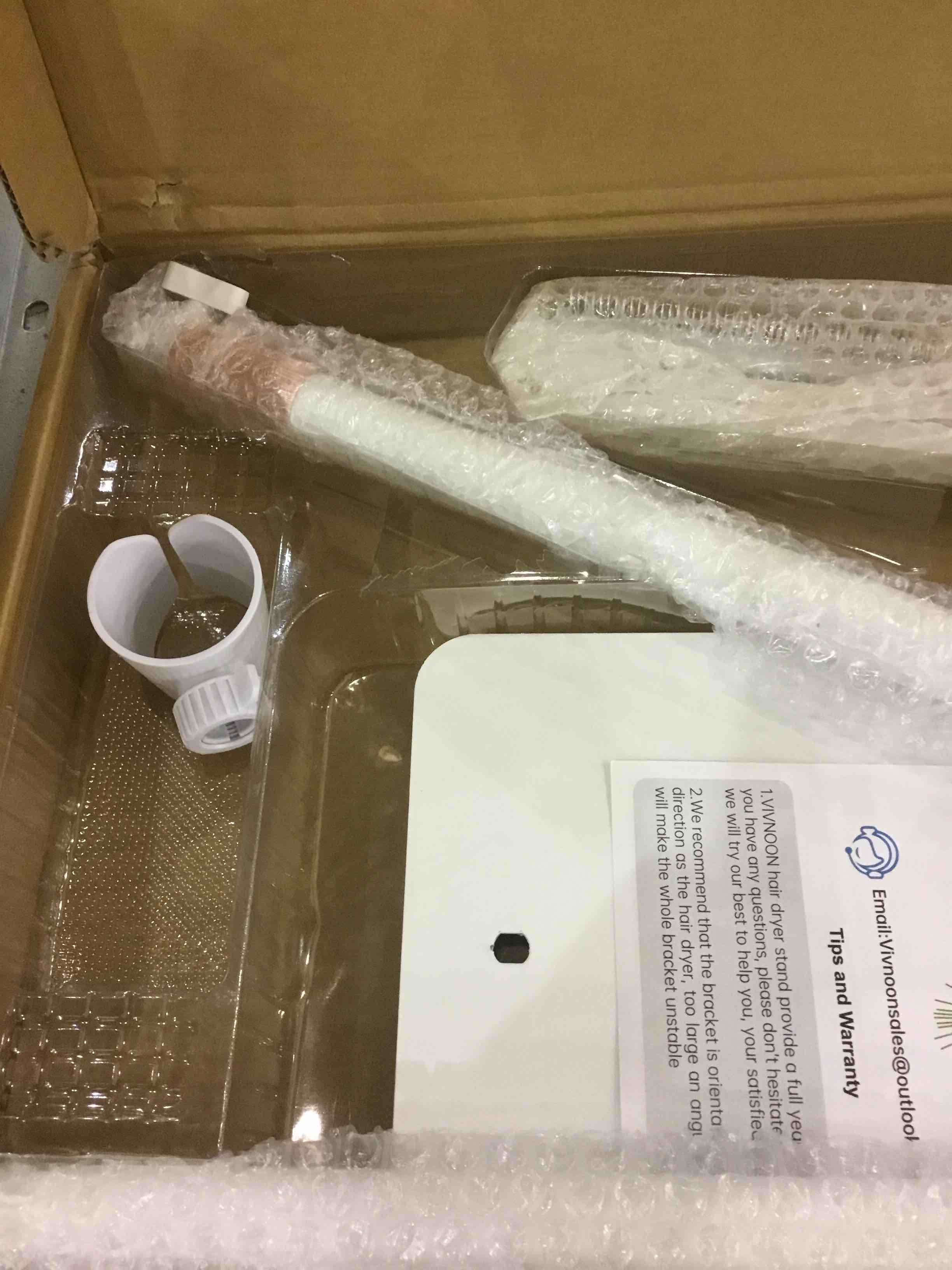https://s3.amazonaws.com/lotting-images-prod/BargainHunt/EXS01351633_1710938282670.jpeg