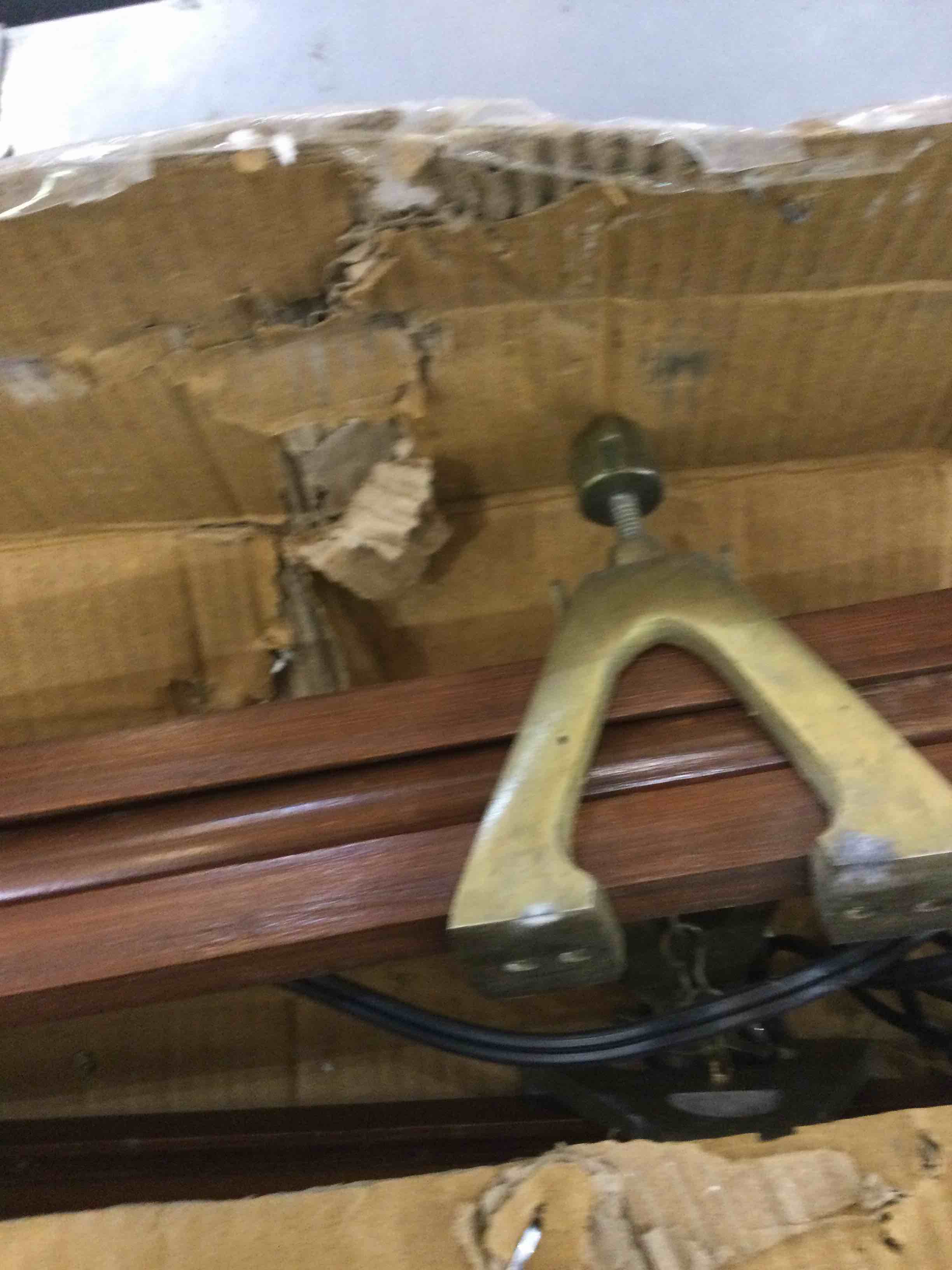 https://s3.amazonaws.com/lotting-images-prod/BargainHunt/EXS01351873_1711129188883.jpeg