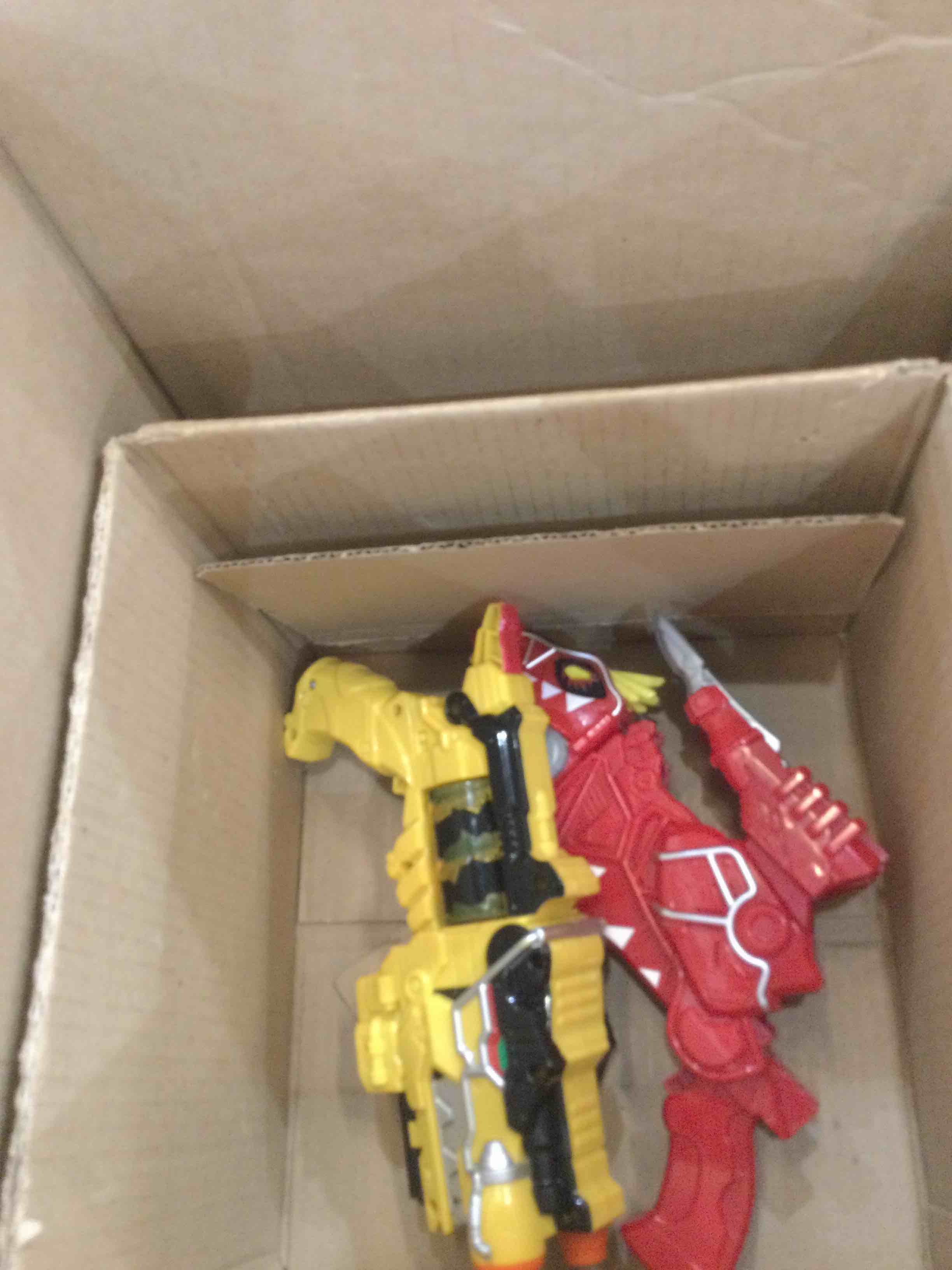 https://s3.amazonaws.com/lotting-images-prod/BargainHunt/EXS01352145_1710874922292.jpeg