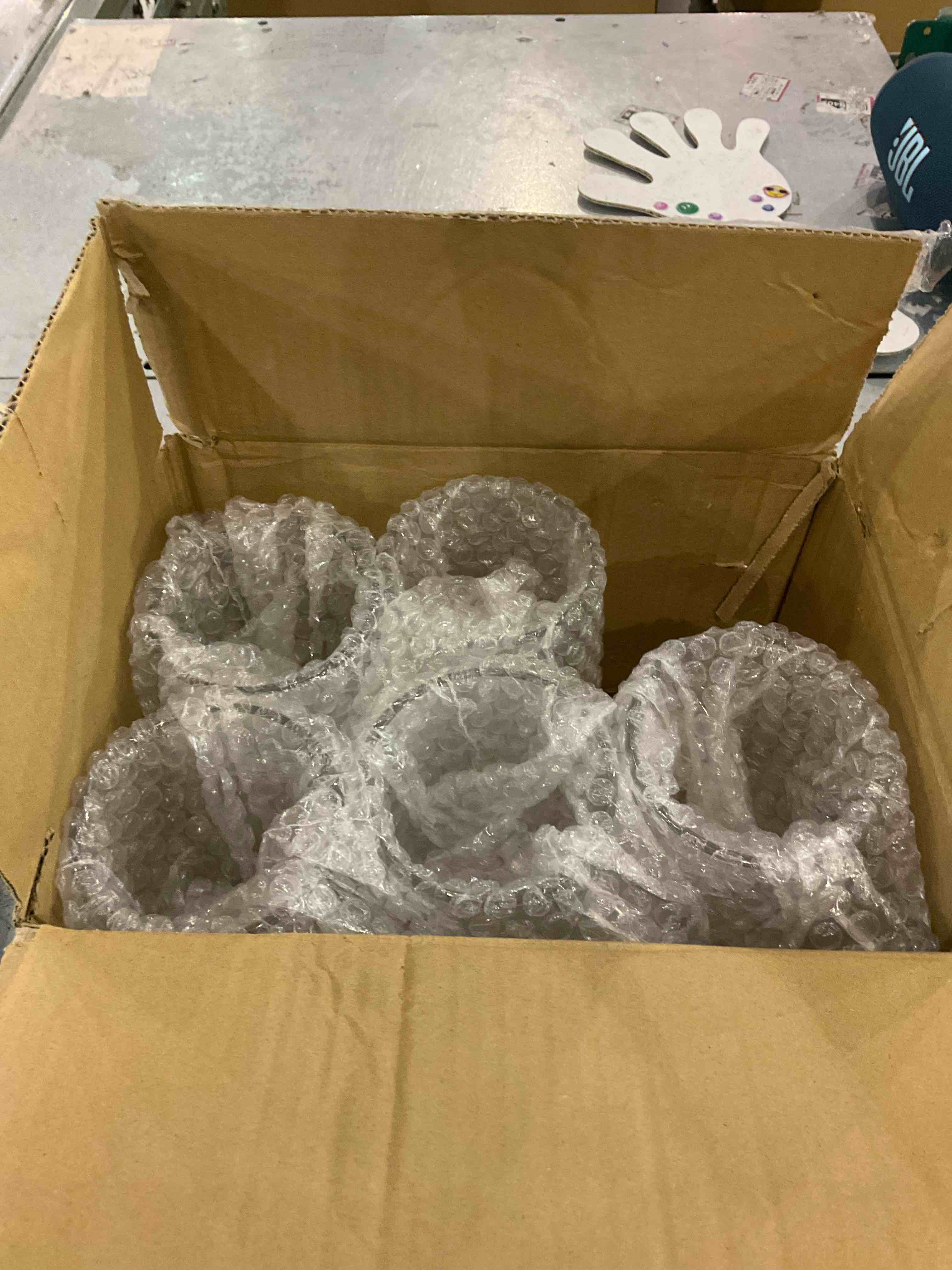 https://s3.amazonaws.com/lotting-images-prod/BargainHunt/EXS01352635_1711460796109.jpeg