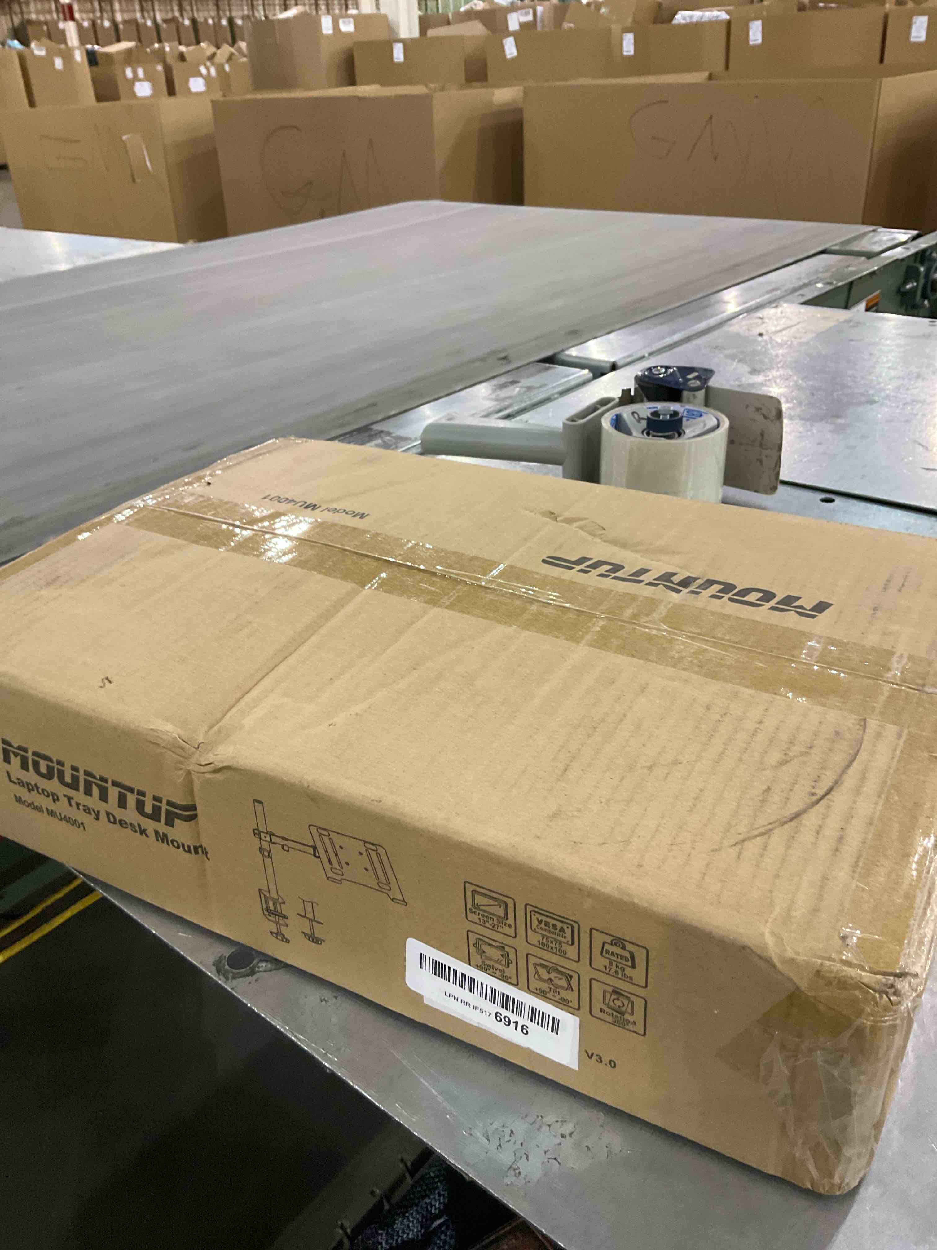 https://s3.amazonaws.com/lotting-images-prod/BargainHunt/EXS01352650_1711462204429.jpeg