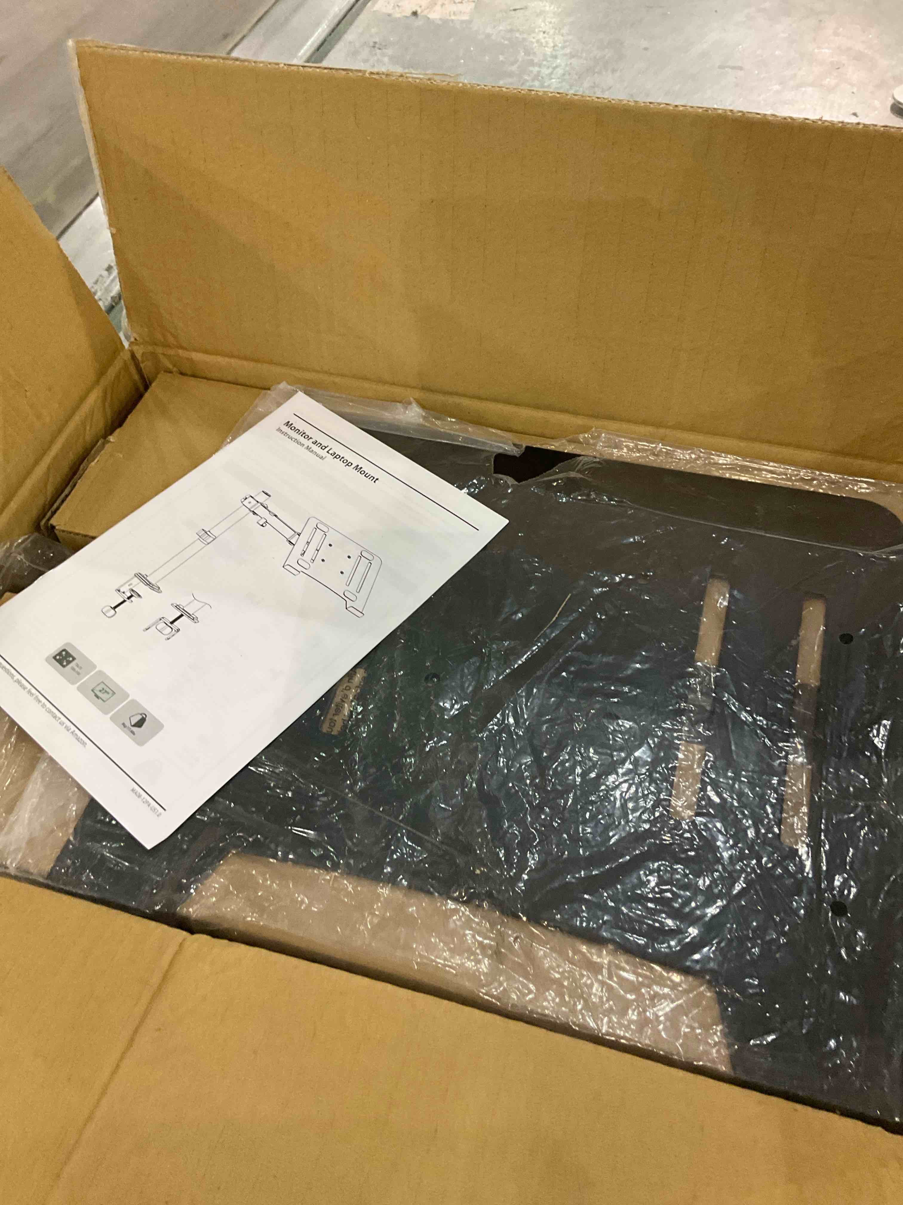 https://s3.amazonaws.com/lotting-images-prod/BargainHunt/EXS01352650_1711462221964.jpeg