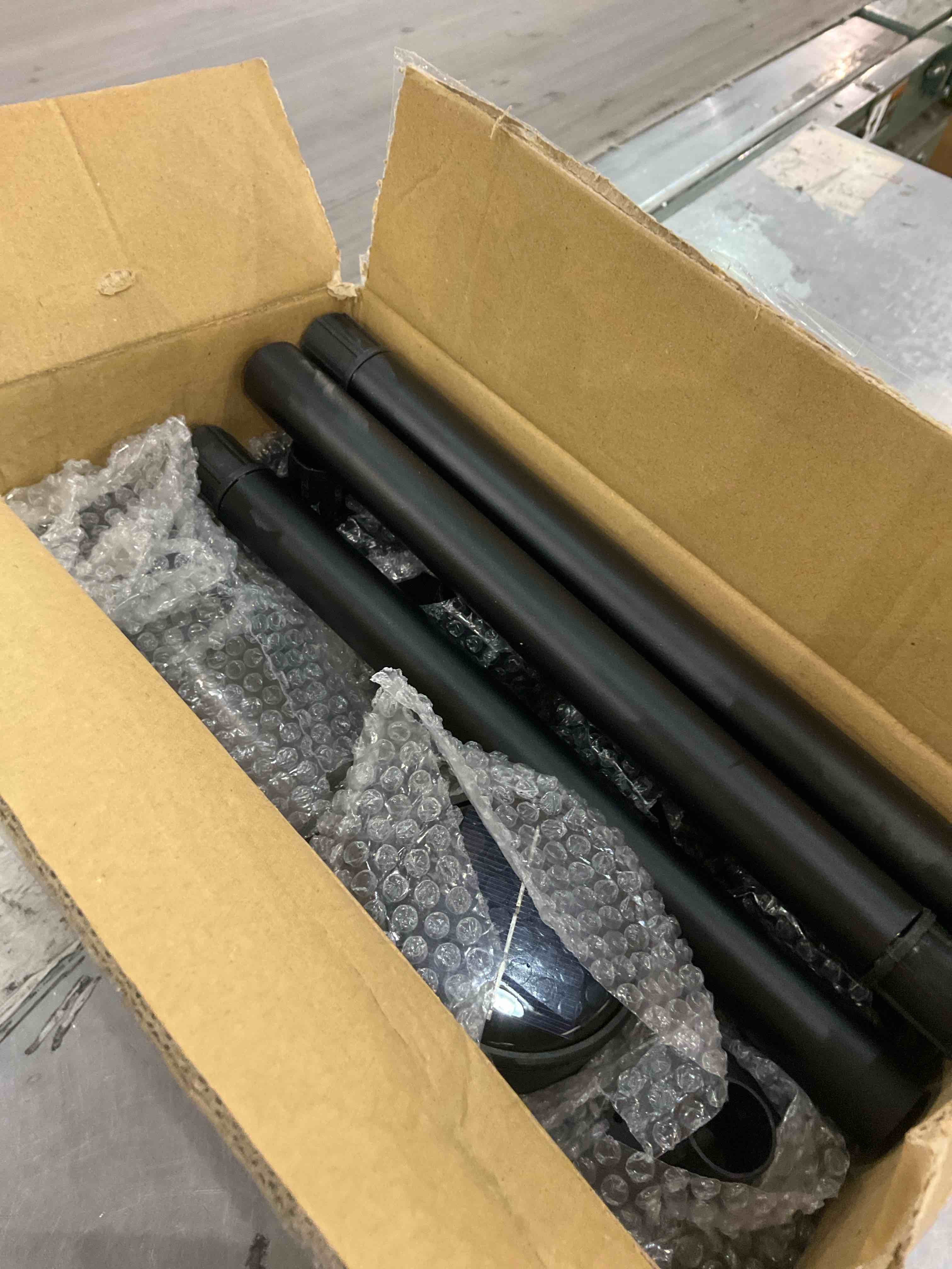 https://s3.amazonaws.com/lotting-images-prod/BargainHunt/EXS01352652_1711462432126.jpeg