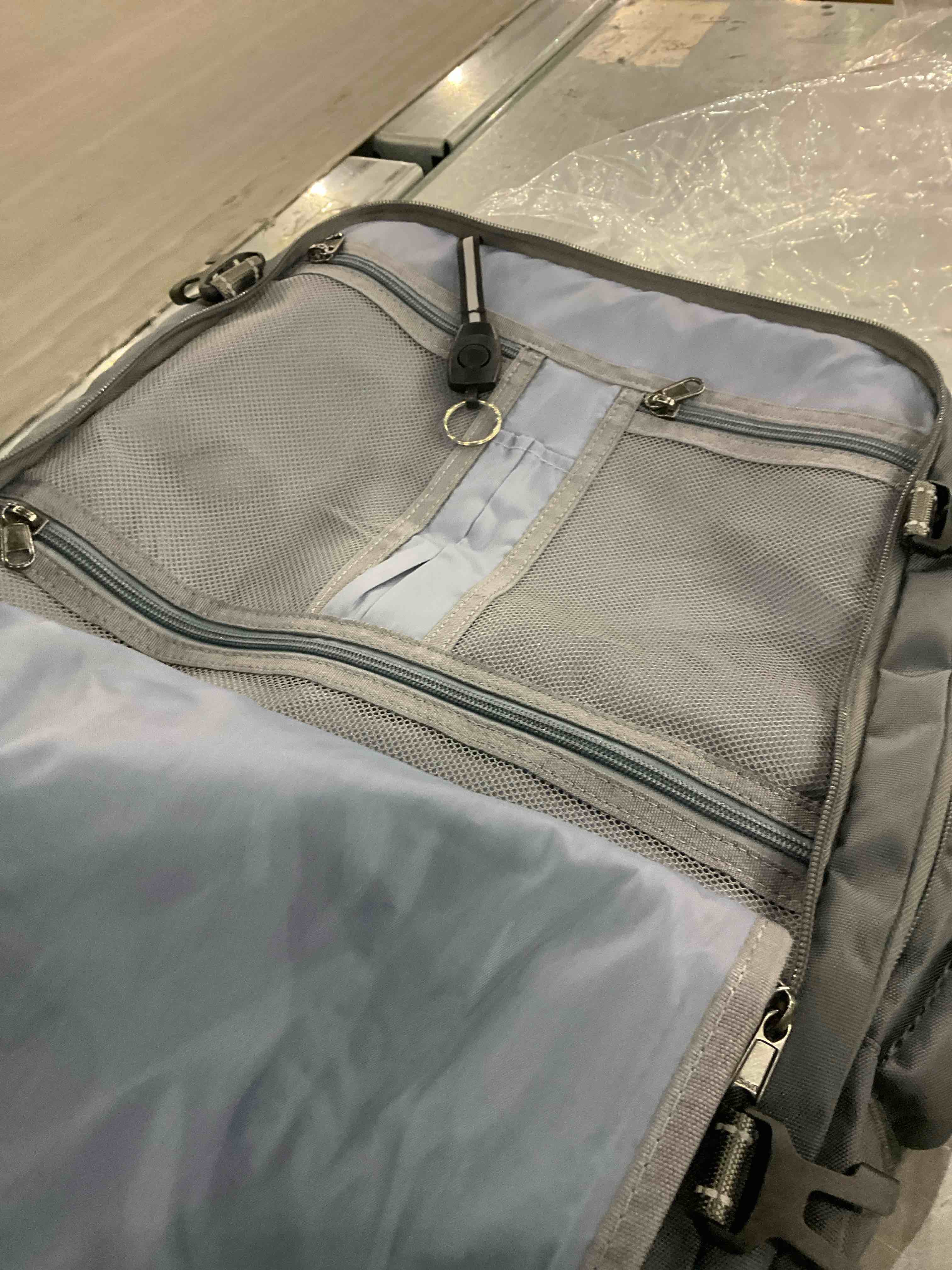 https://s3.amazonaws.com/lotting-images-prod/BargainHunt/EXS01352759_1711540185691.jpeg