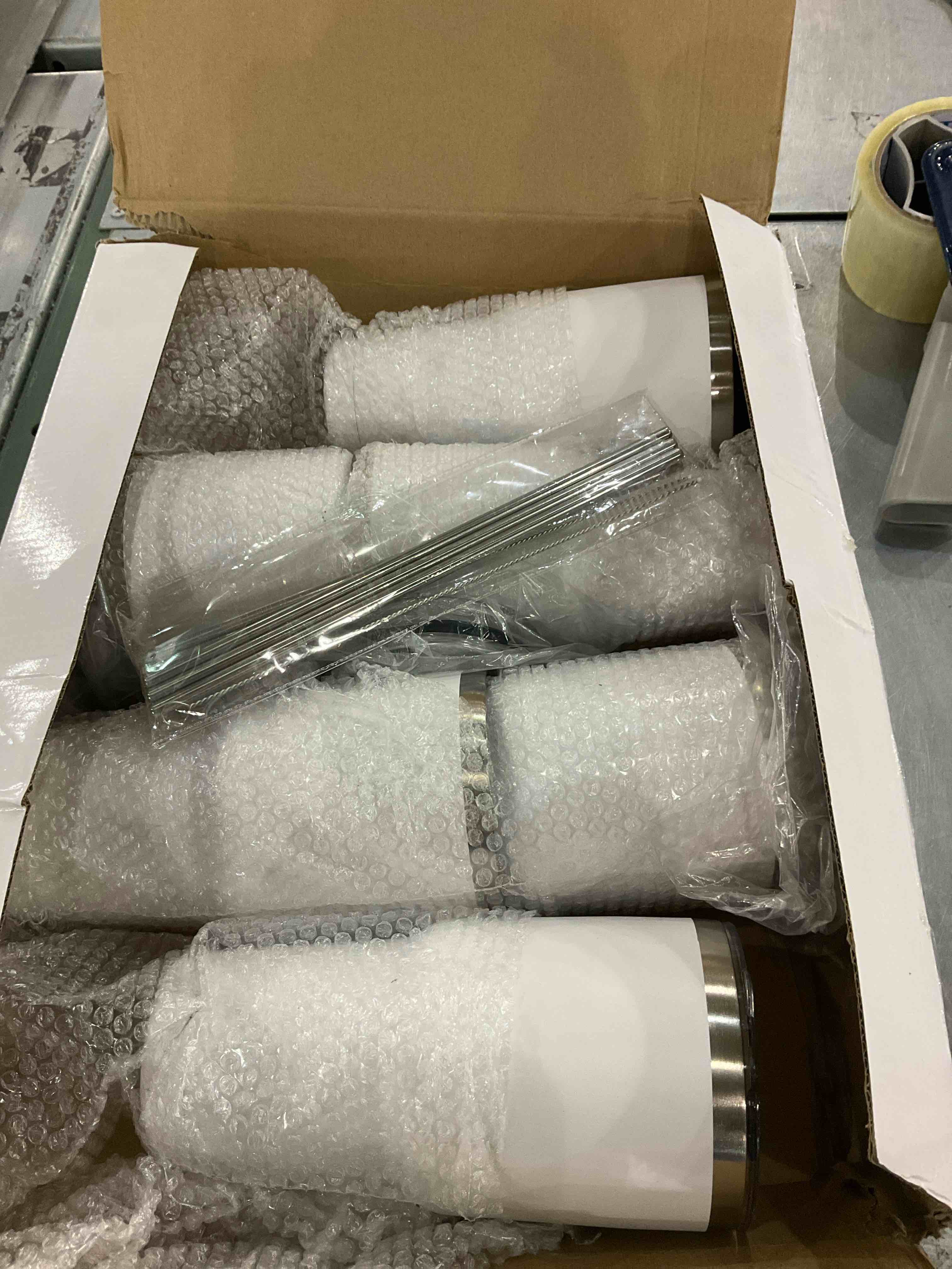 https://s3.amazonaws.com/lotting-images-prod/BargainHunt/EXS01352764_1711540620820.jpeg