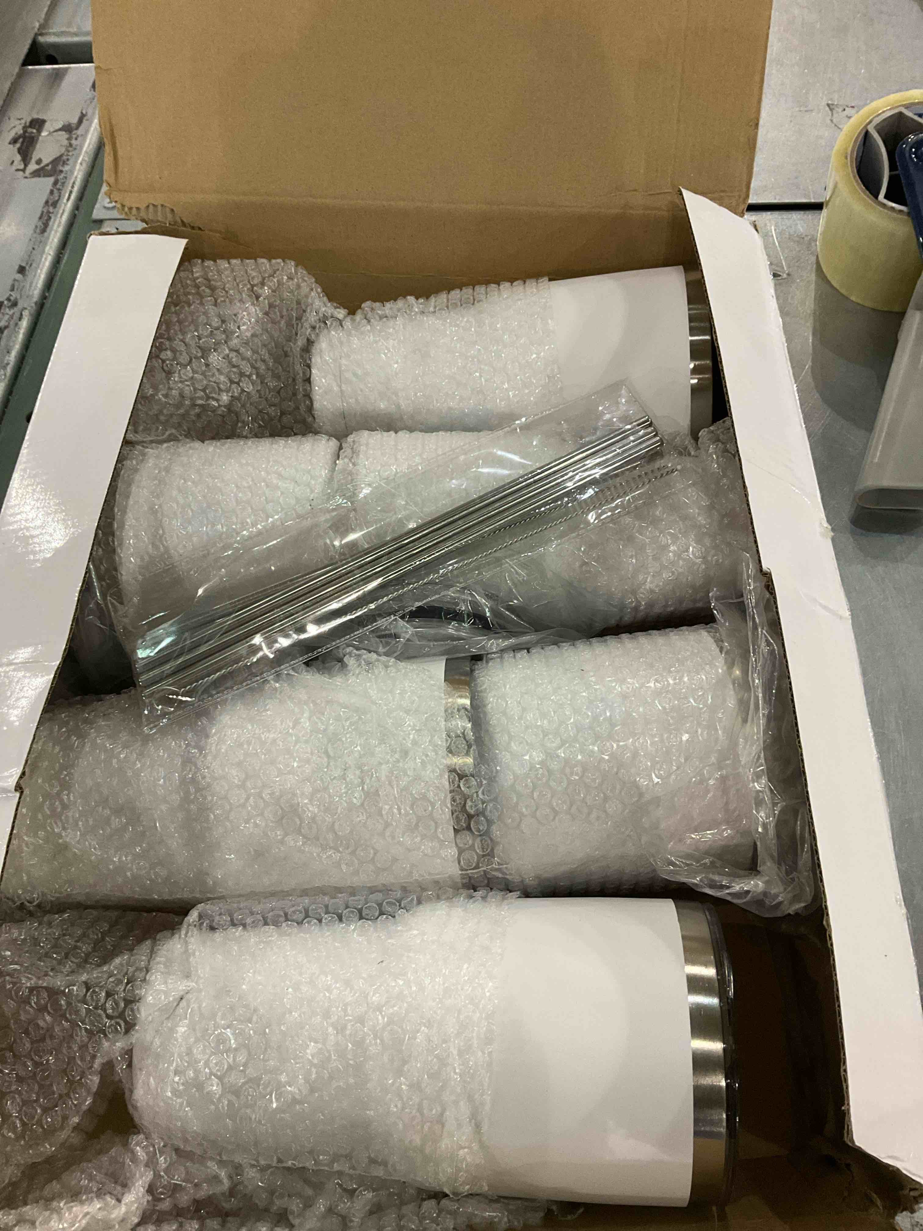 https://s3.amazonaws.com/lotting-images-prod/BargainHunt/EXS01352764_1711540621690.jpeg