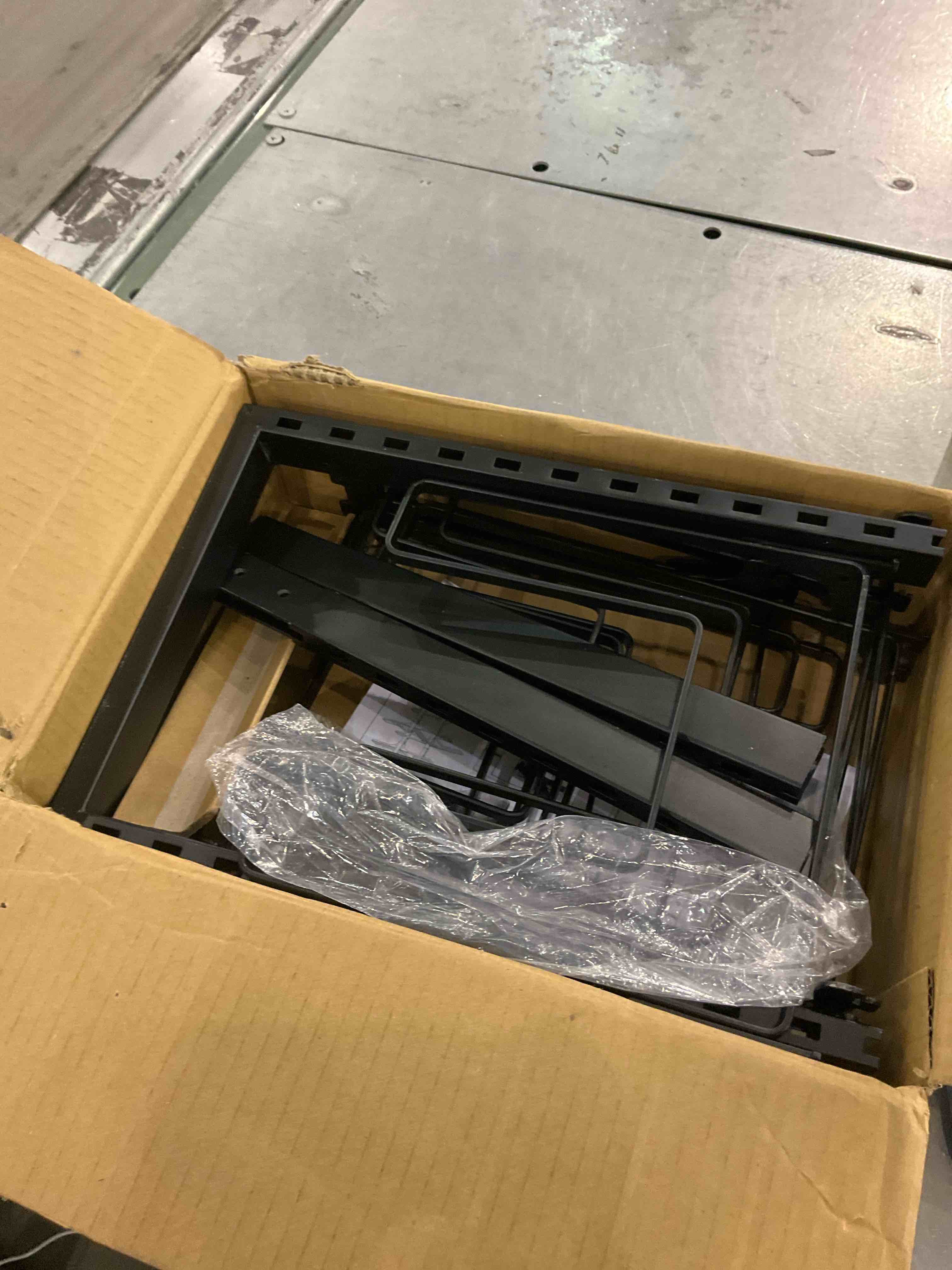 https://s3.amazonaws.com/lotting-images-prod/BargainHunt/EXS01352765_1711540707938.jpeg