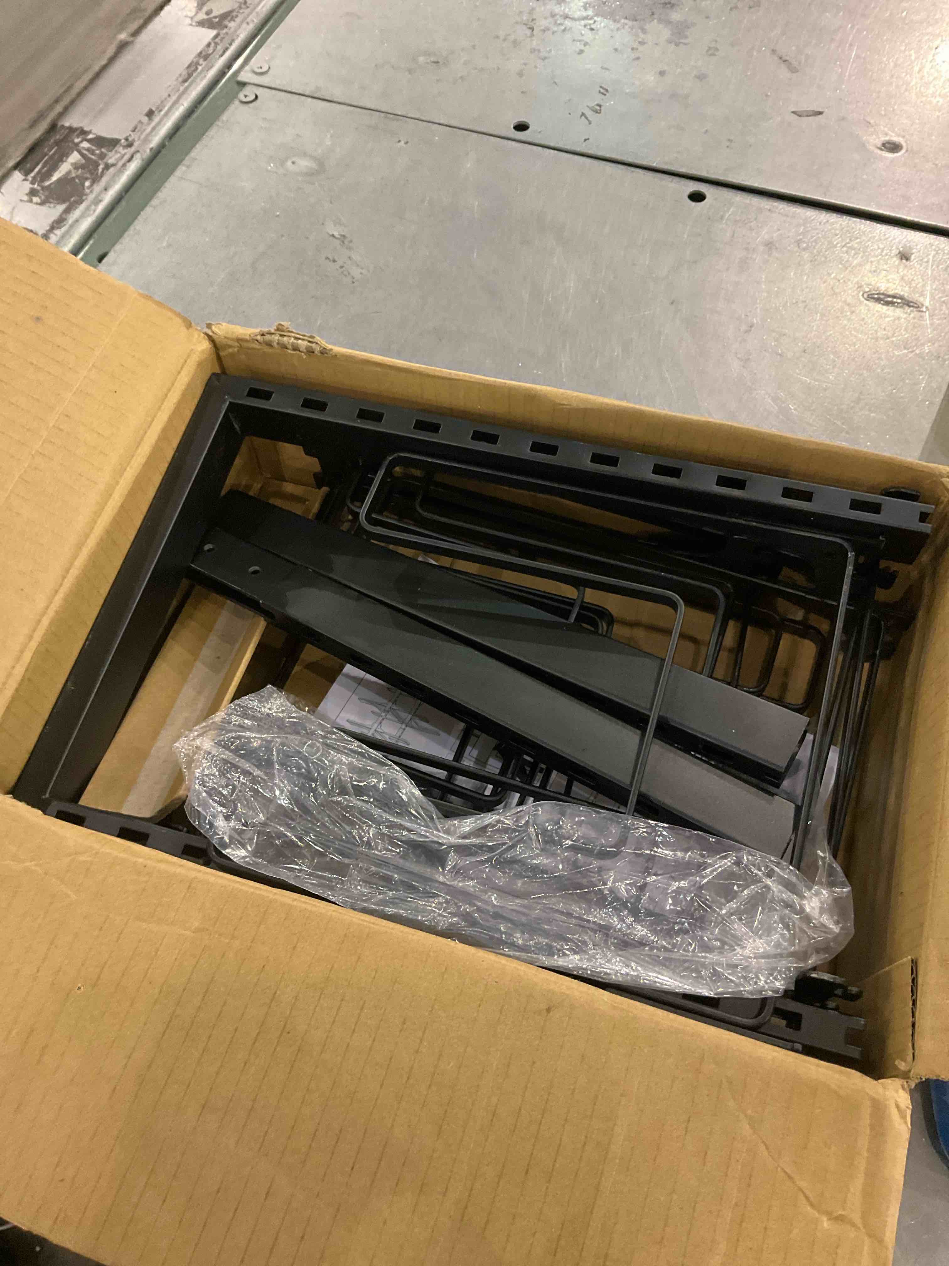 https://s3.amazonaws.com/lotting-images-prod/BargainHunt/EXS01352765_1711540708788.jpeg
