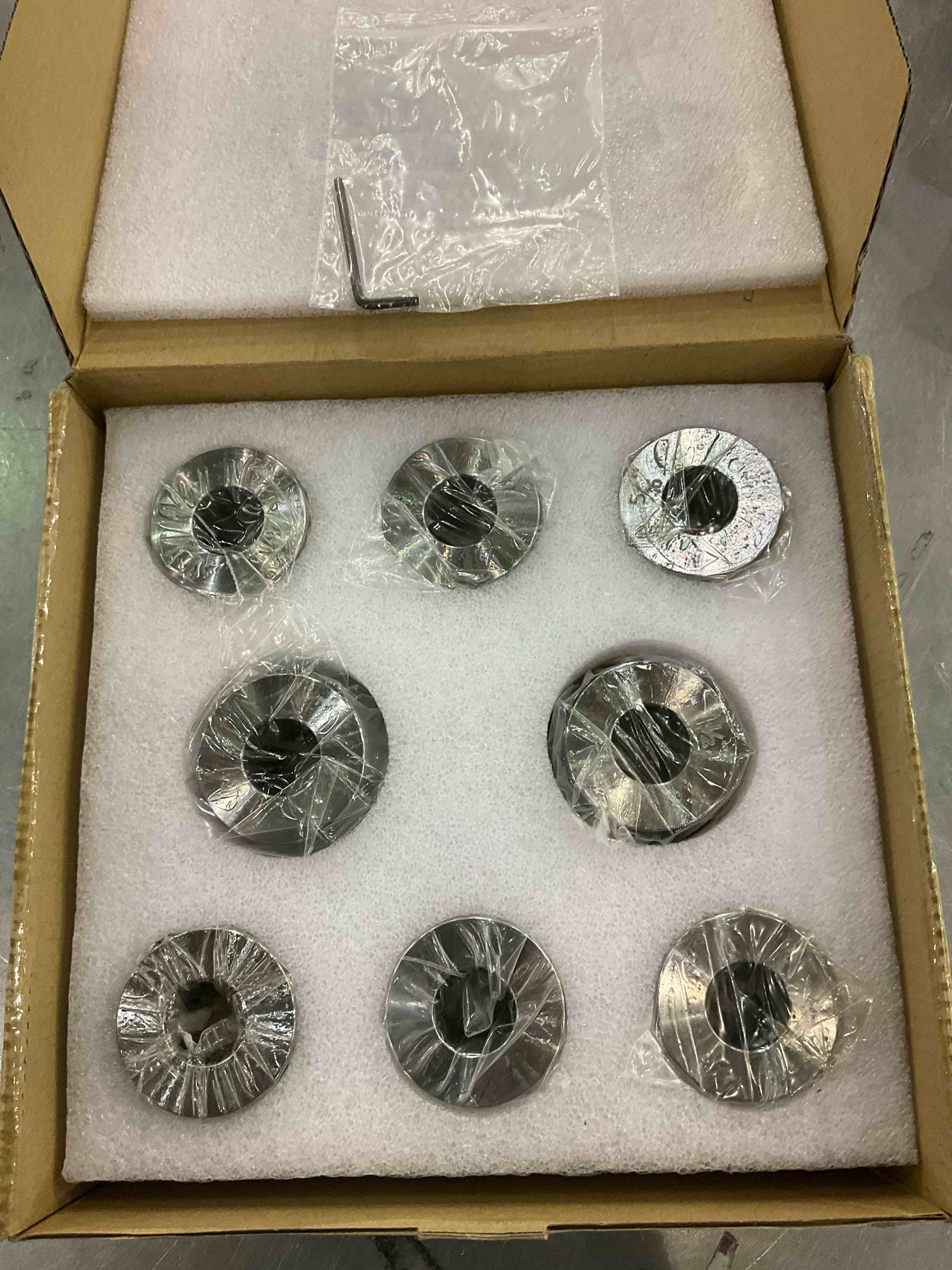 https://s3.amazonaws.com/lotting-images-prod/BargainHunt/EXS01352769_1711541405340.jpeg