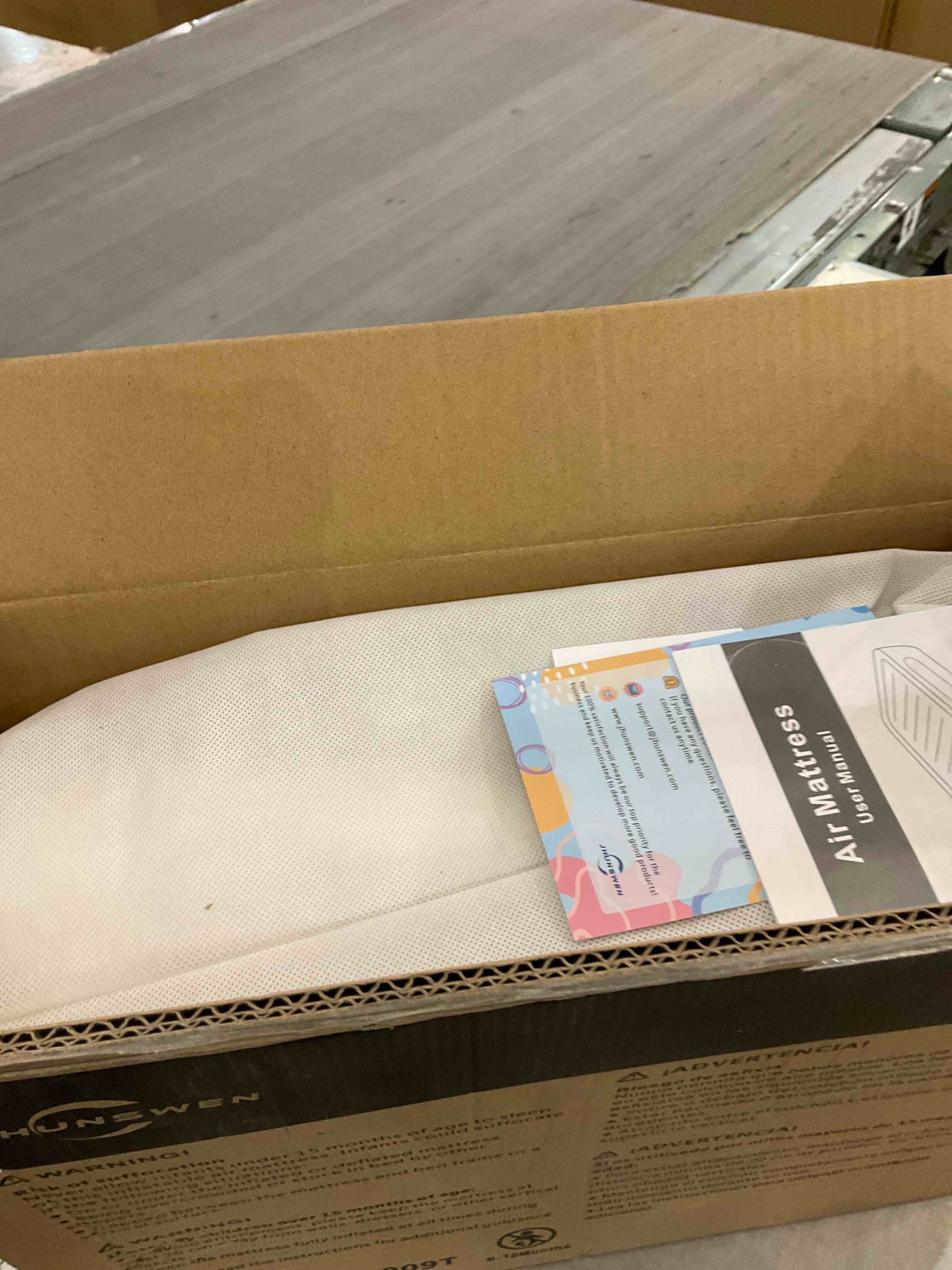 https://s3.amazonaws.com/lotting-images-prod/BargainHunt/EXS01352881_1711553397765.jpeg