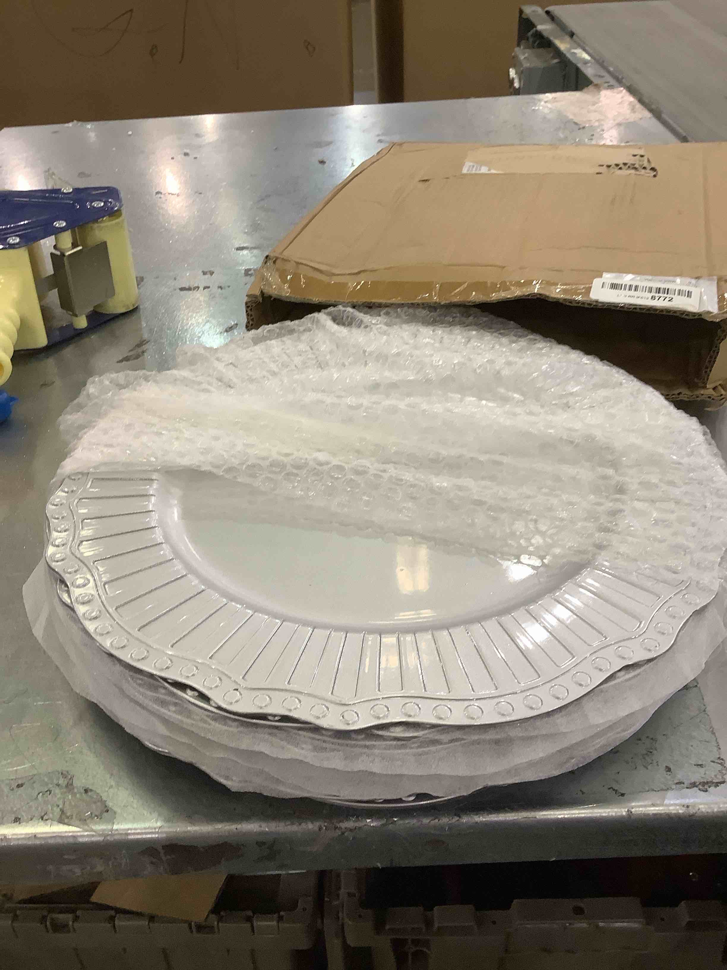 https://s3.amazonaws.com/lotting-images-prod/BargainHunt/EXS01353030_1711385858005.jpeg