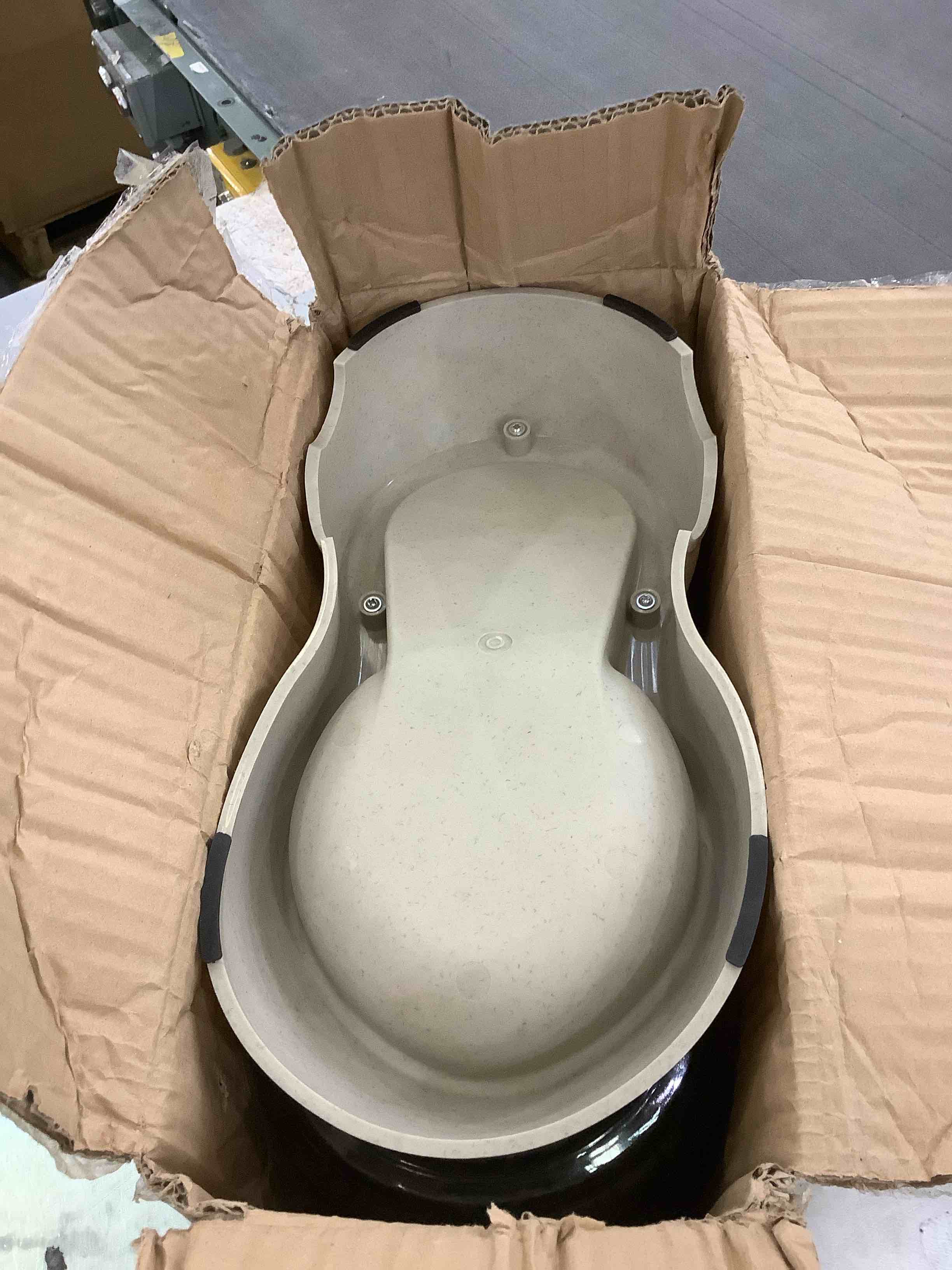 https://s3.amazonaws.com/lotting-images-prod/BargainHunt/EXS01353031_1711385924845.jpeg