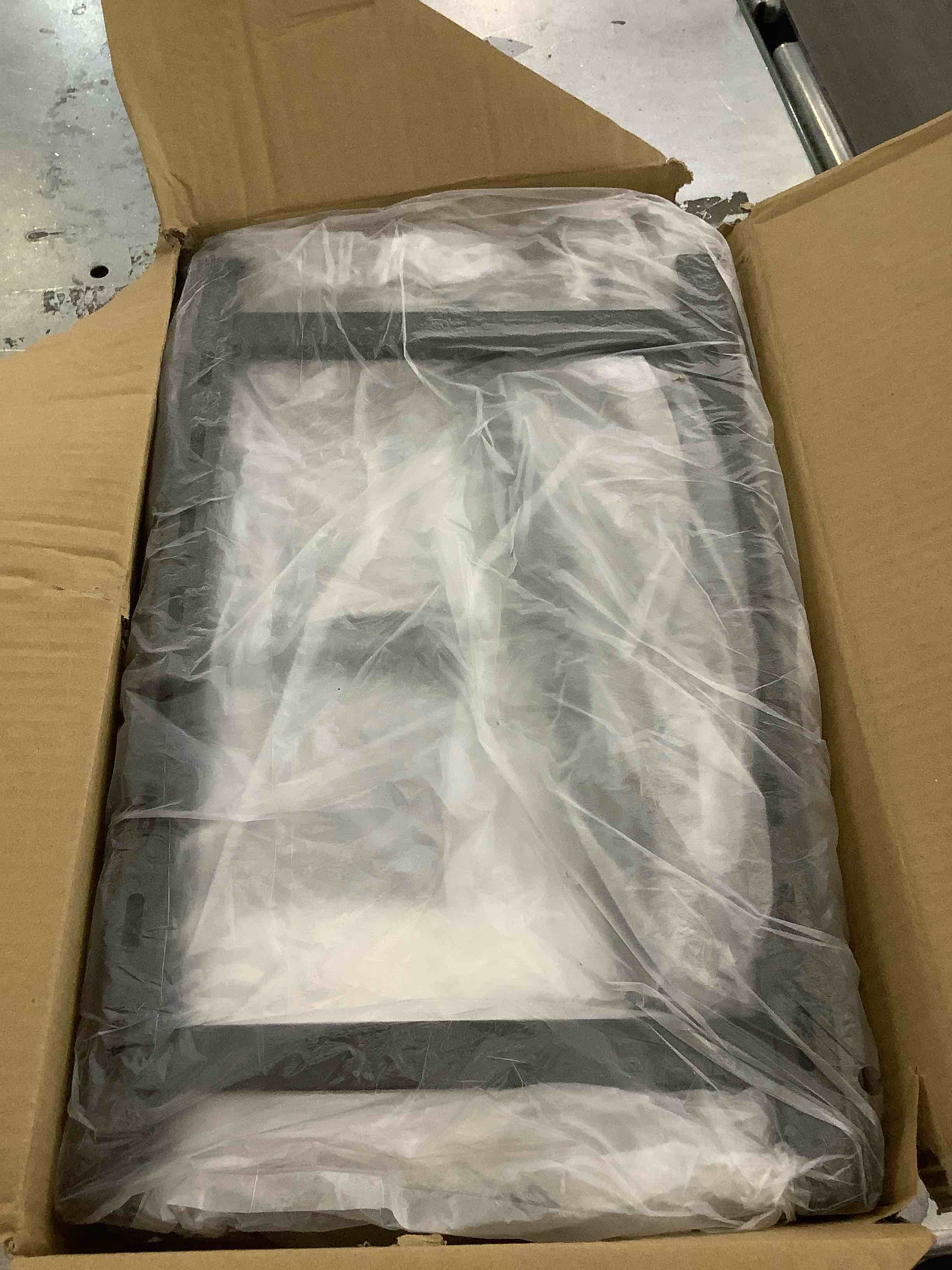 https://s3.amazonaws.com/lotting-images-prod/BargainHunt/EXS01353095_1711392510965.jpeg