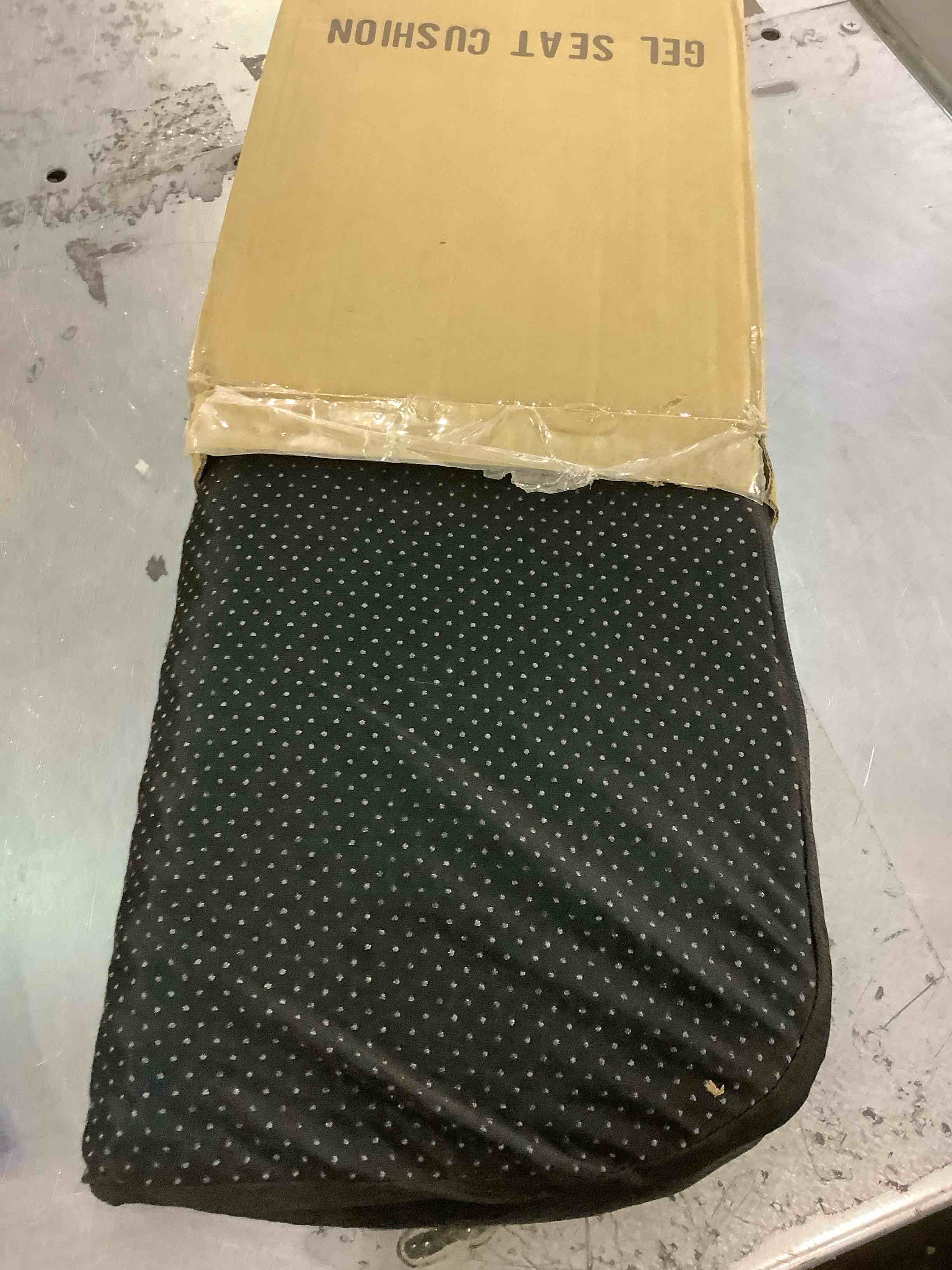 https://s3.amazonaws.com/lotting-images-prod/BargainHunt/EXS01353141_1711454712417.jpeg