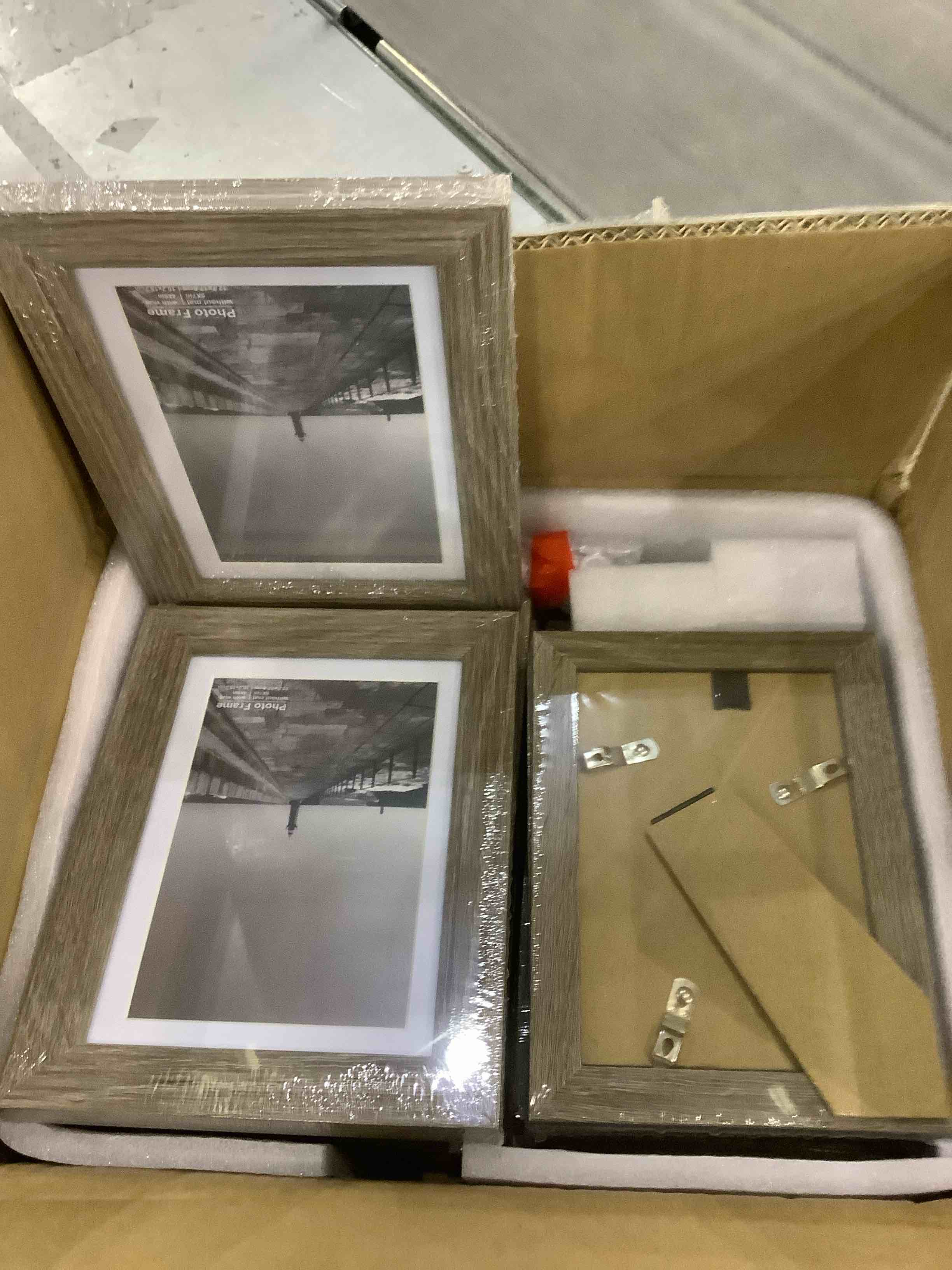 https://s3.amazonaws.com/lotting-images-prod/BargainHunt/EXS01353194_1711461360663.jpeg