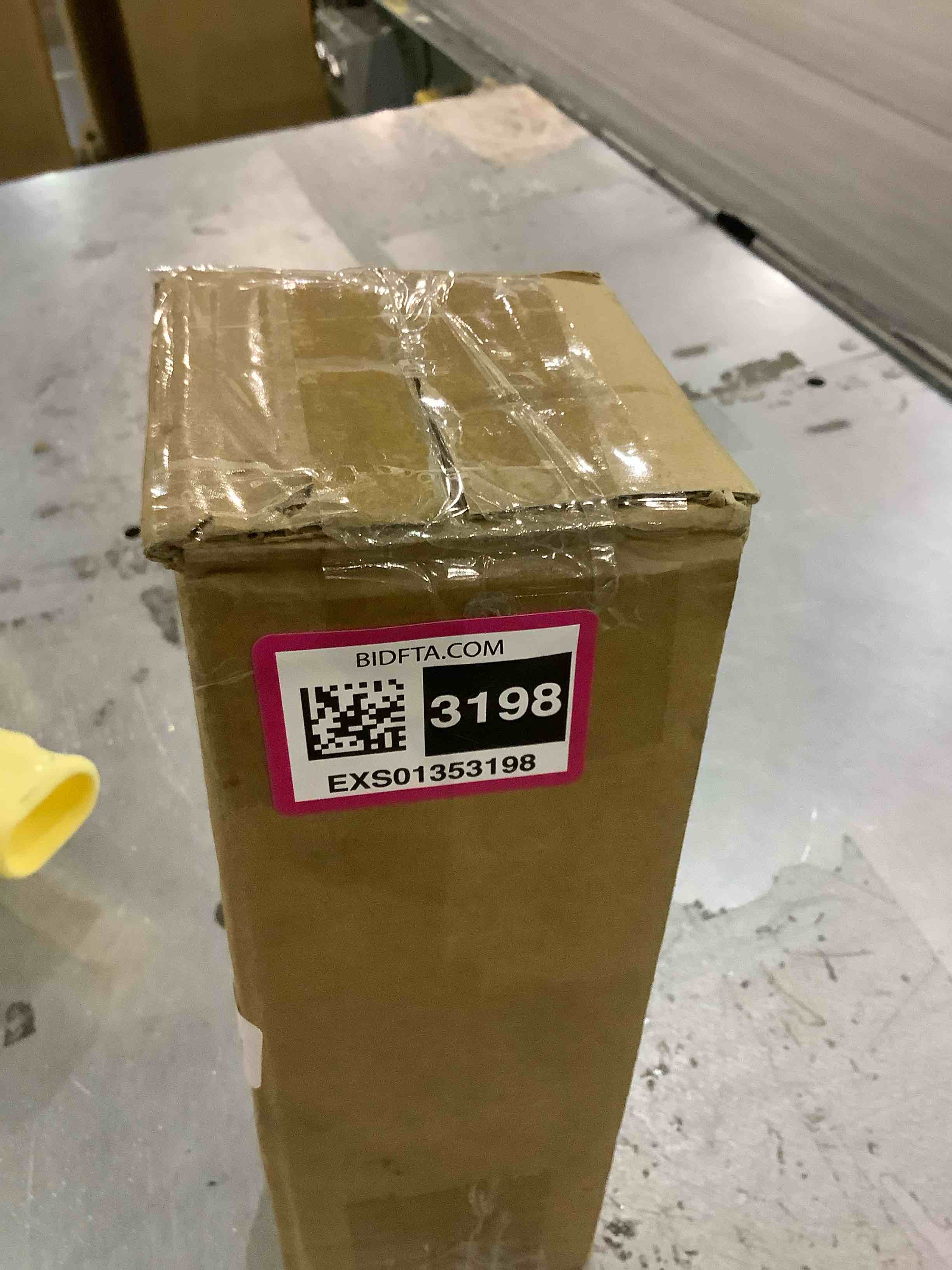 https://s3.amazonaws.com/lotting-images-prod/BargainHunt/EXS01353198_1711461651747.jpeg