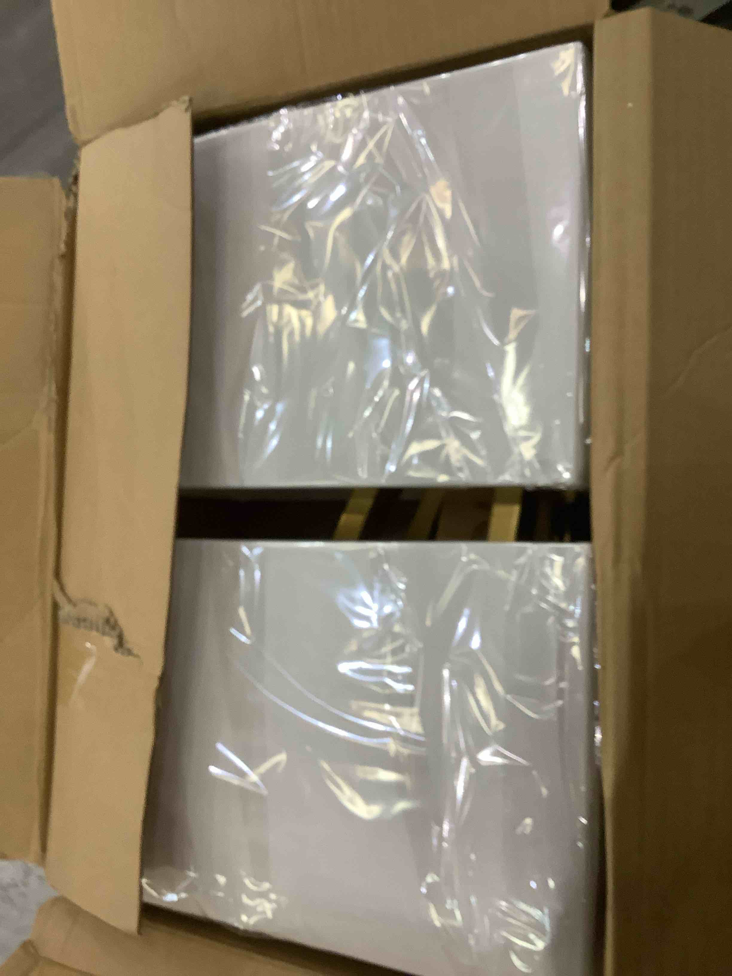 https://s3.amazonaws.com/lotting-images-prod/BargainHunt/EXS01353292_1711477649721.jpeg