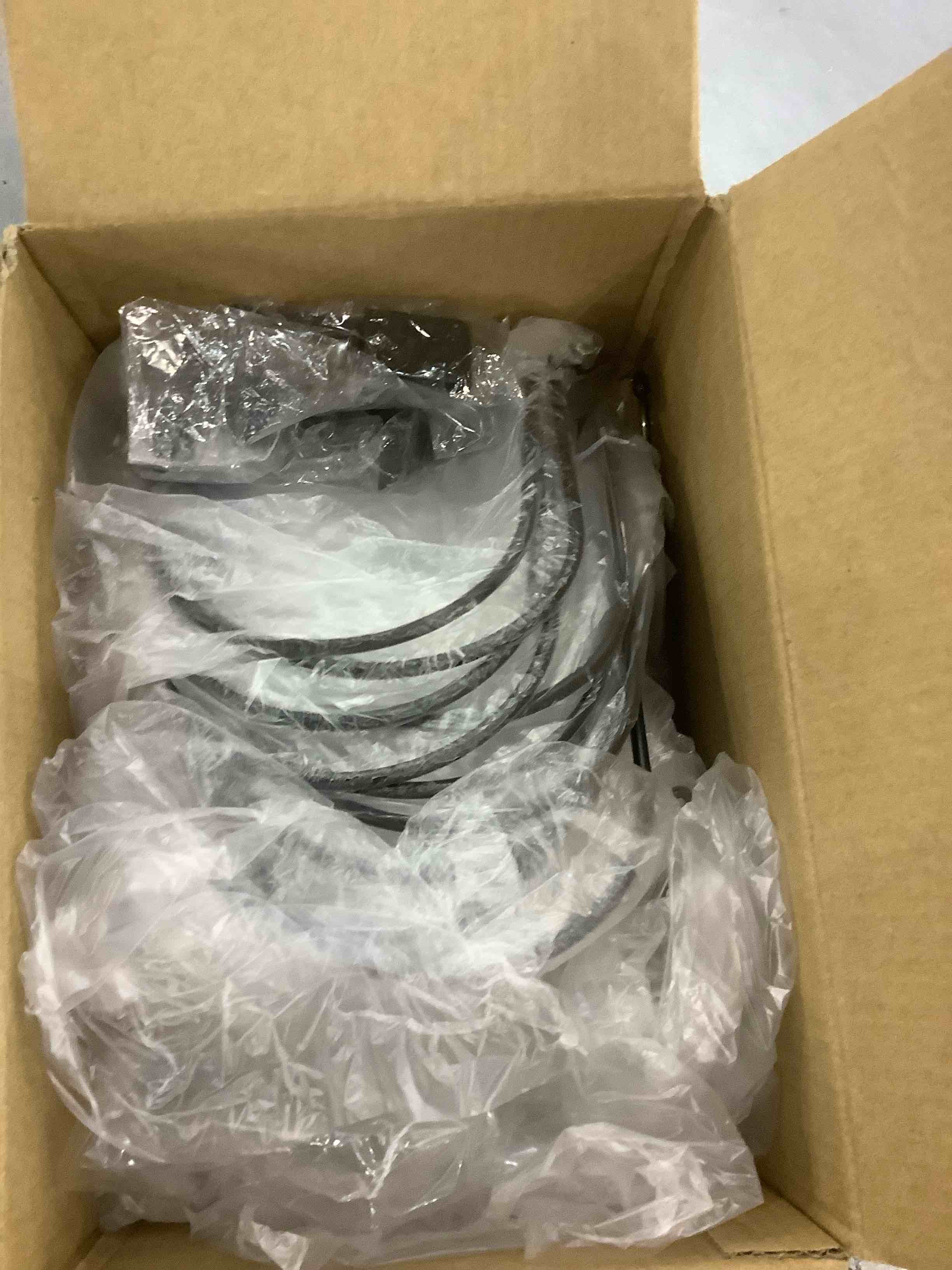https://s3.amazonaws.com/lotting-images-prod/BargainHunt/EXS01353335_1711540630586.jpeg