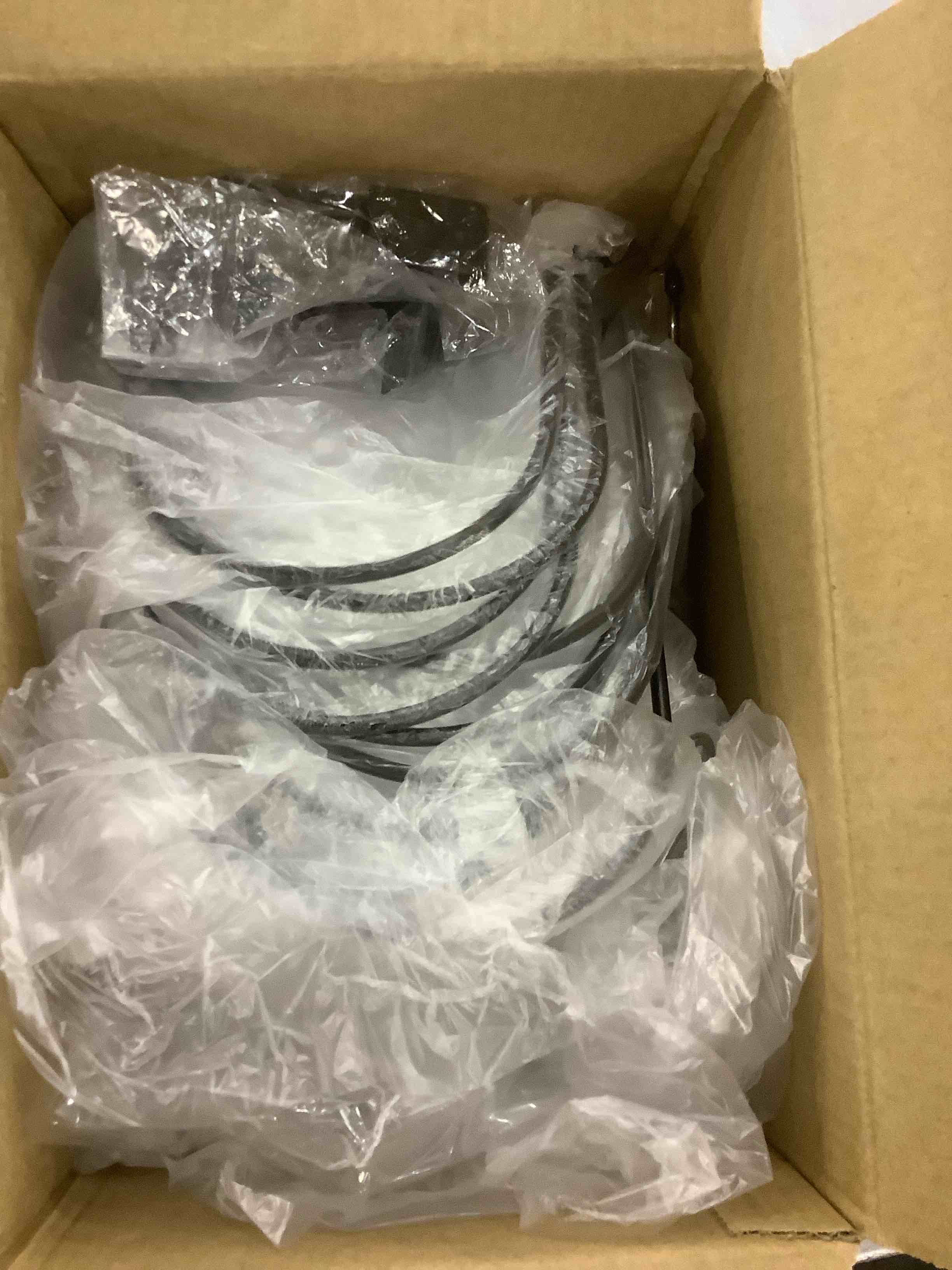 https://s3.amazonaws.com/lotting-images-prod/BargainHunt/EXS01353335_1711540631937.jpeg