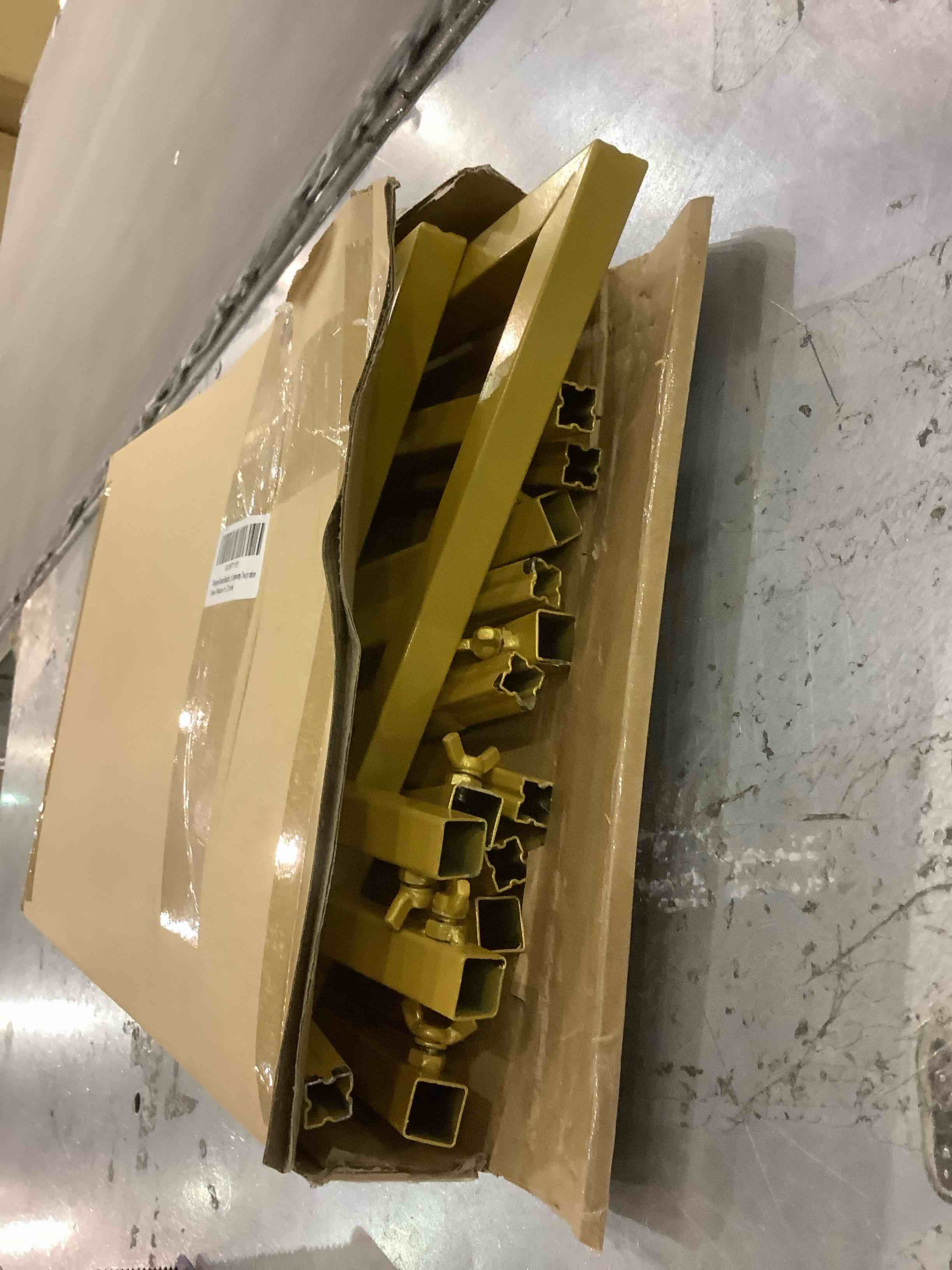 https://s3.amazonaws.com/lotting-images-prod/BargainHunt/EXS01353339_1711540891733.jpeg