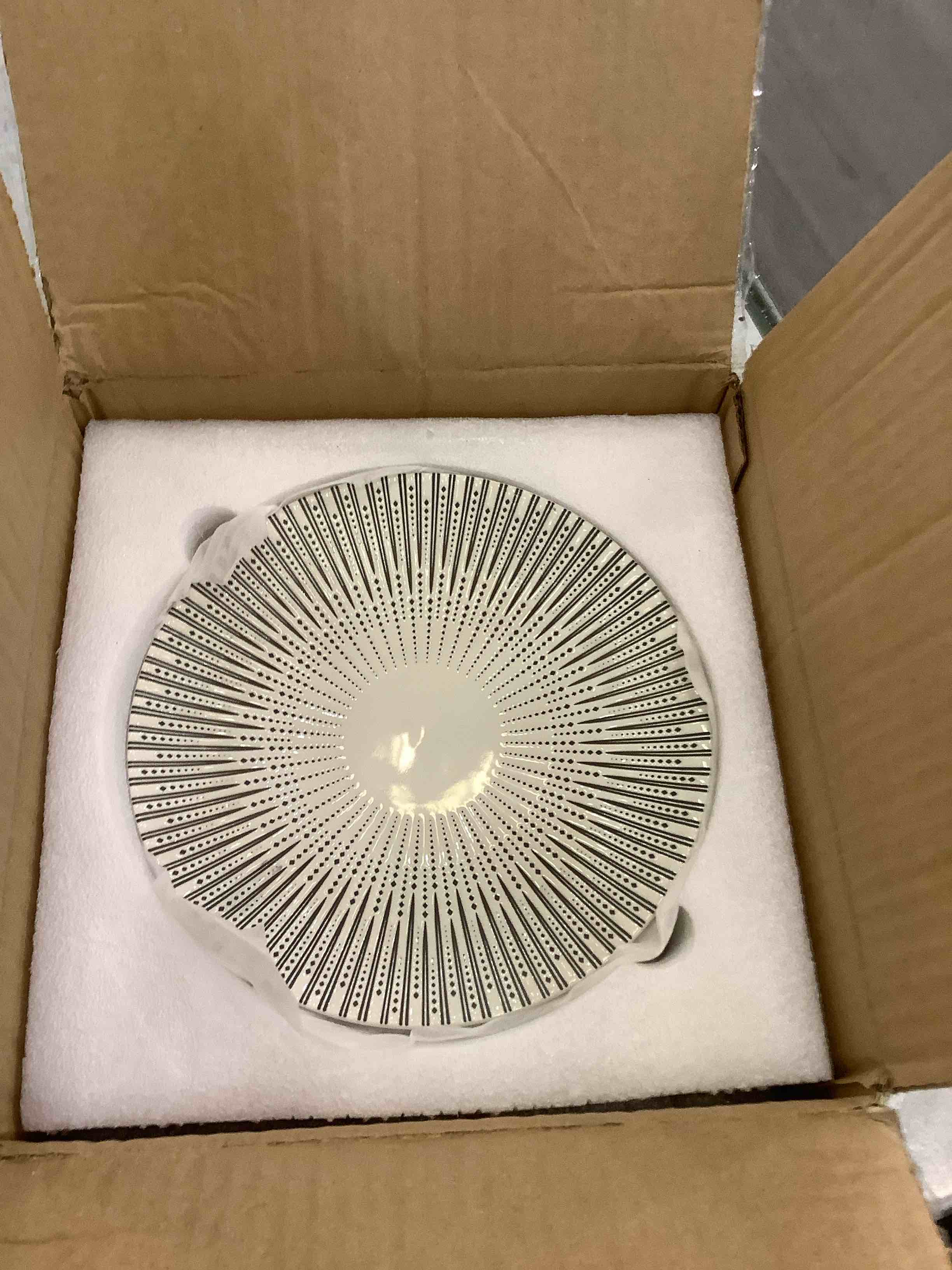 https://s3.amazonaws.com/lotting-images-prod/BargainHunt/EXS01353439_1711550381717.jpeg