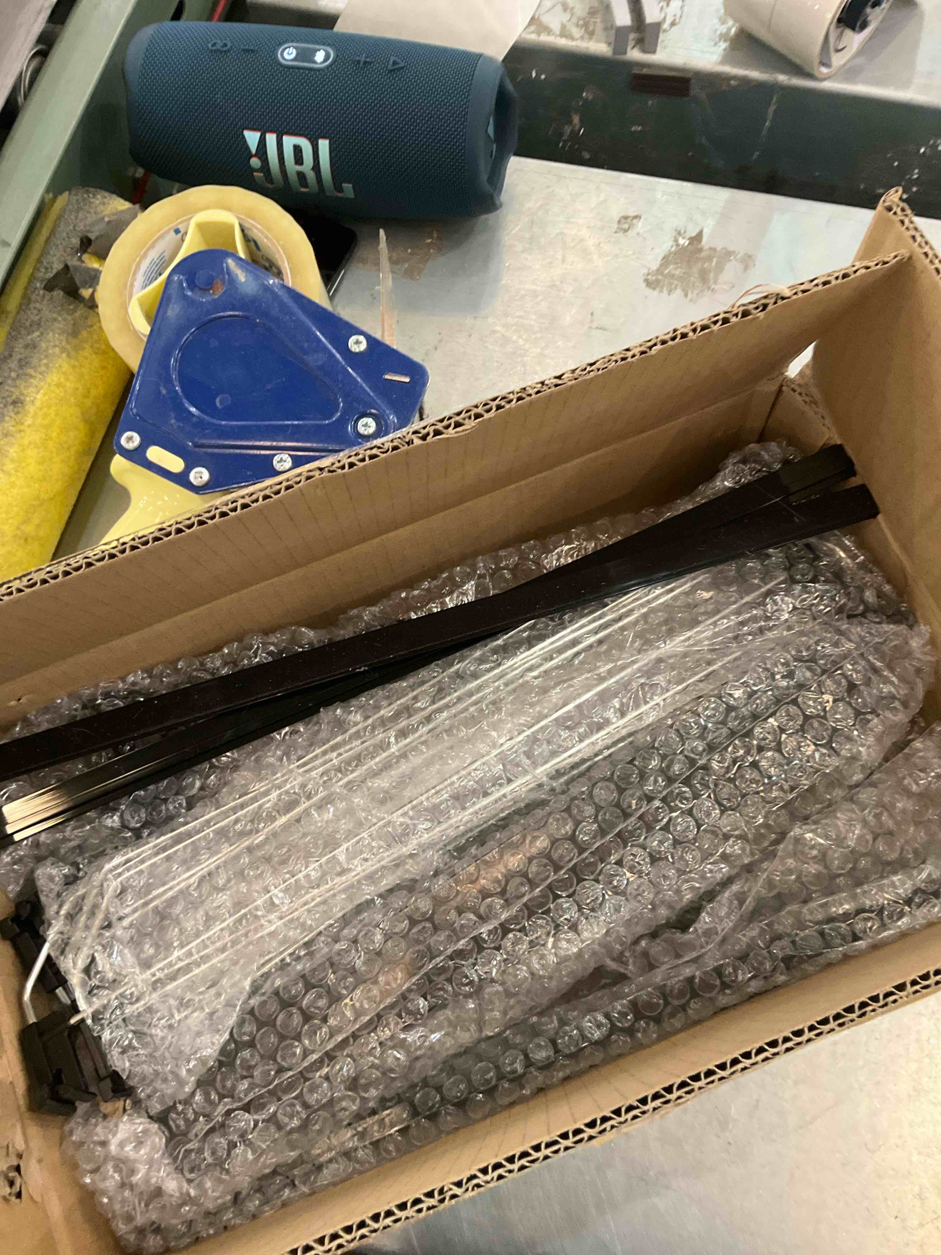 https://s3.amazonaws.com/lotting-images-prod/BargainHunt/EXS01353509_1712174447744.jpeg