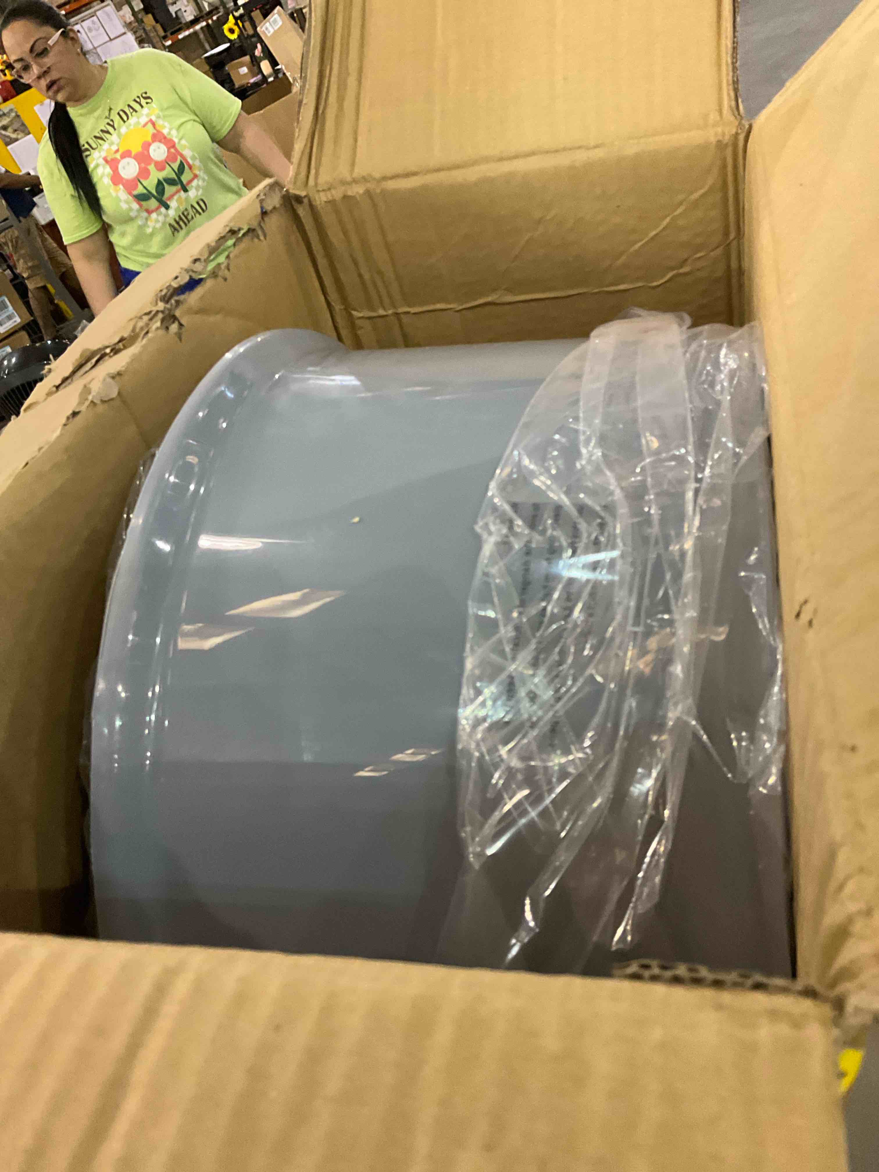 https://s3.amazonaws.com/lotting-images-prod/BargainHunt/EXS01353620_1716552515748.jpeg