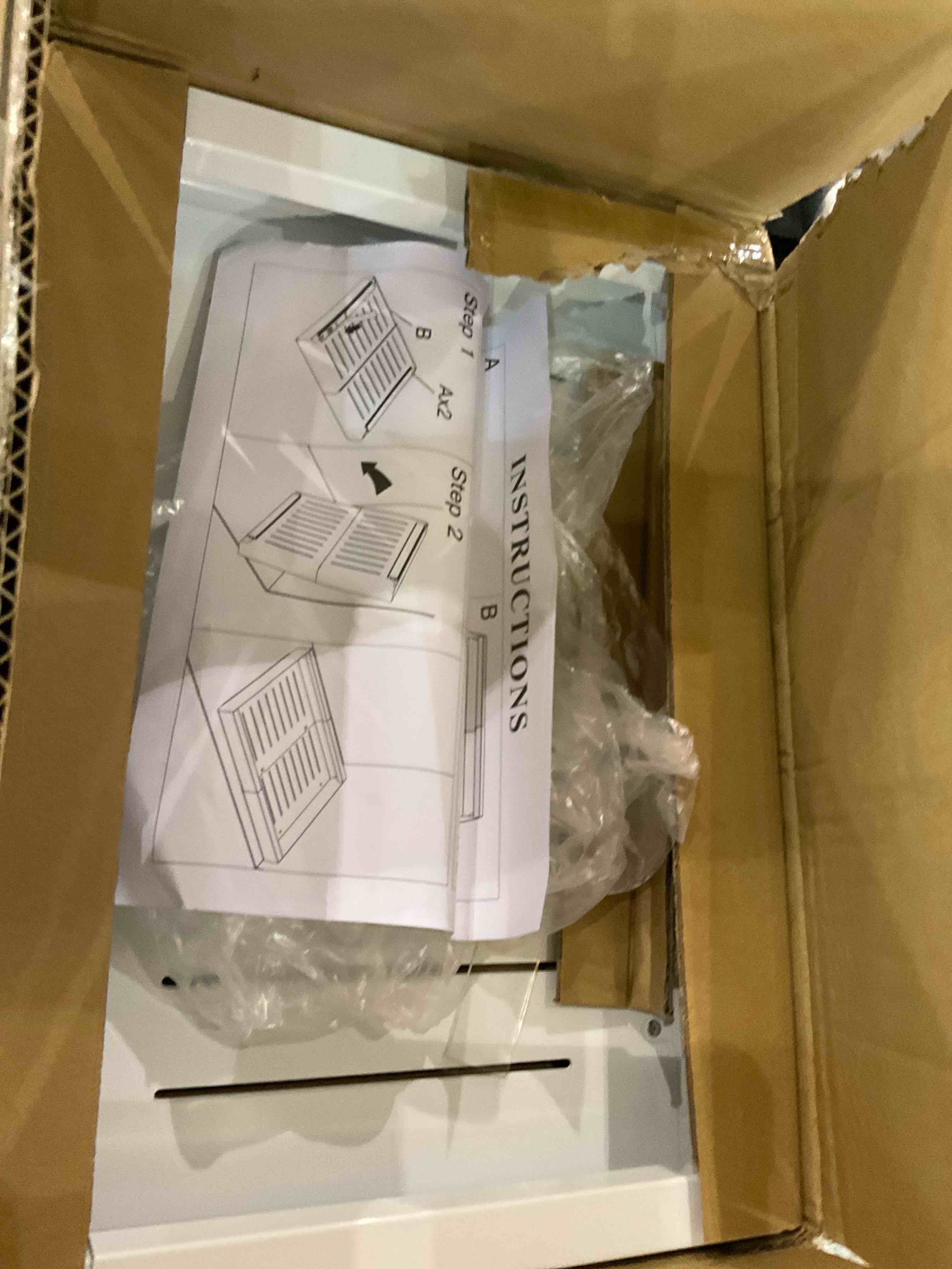 https://s3.amazonaws.com/lotting-images-prod/BargainHunt/EXS01353659_1716564499487.jpeg