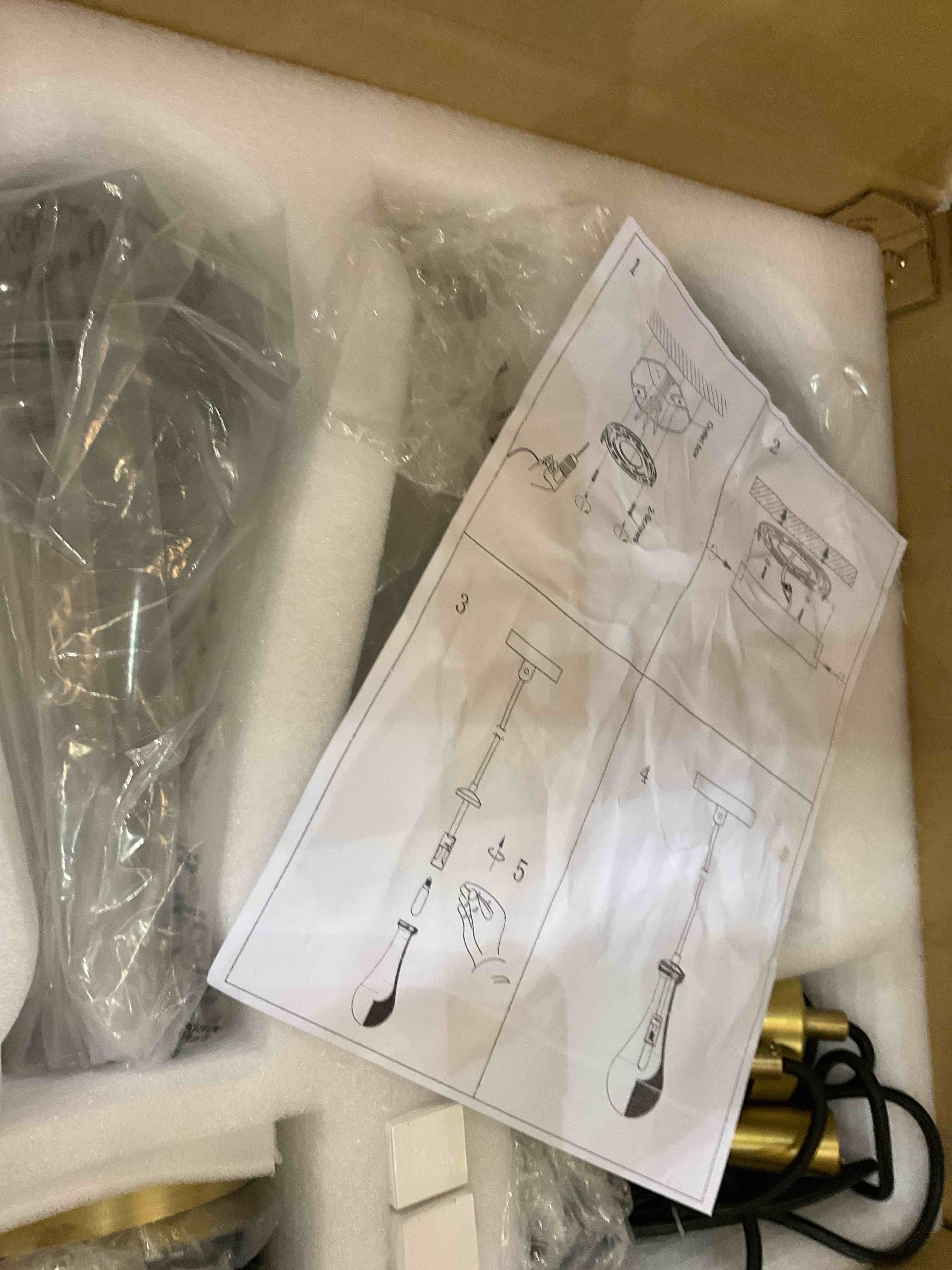 https://s3.amazonaws.com/lotting-images-prod/BargainHunt/EXS01353771_1716991597625.jpeg