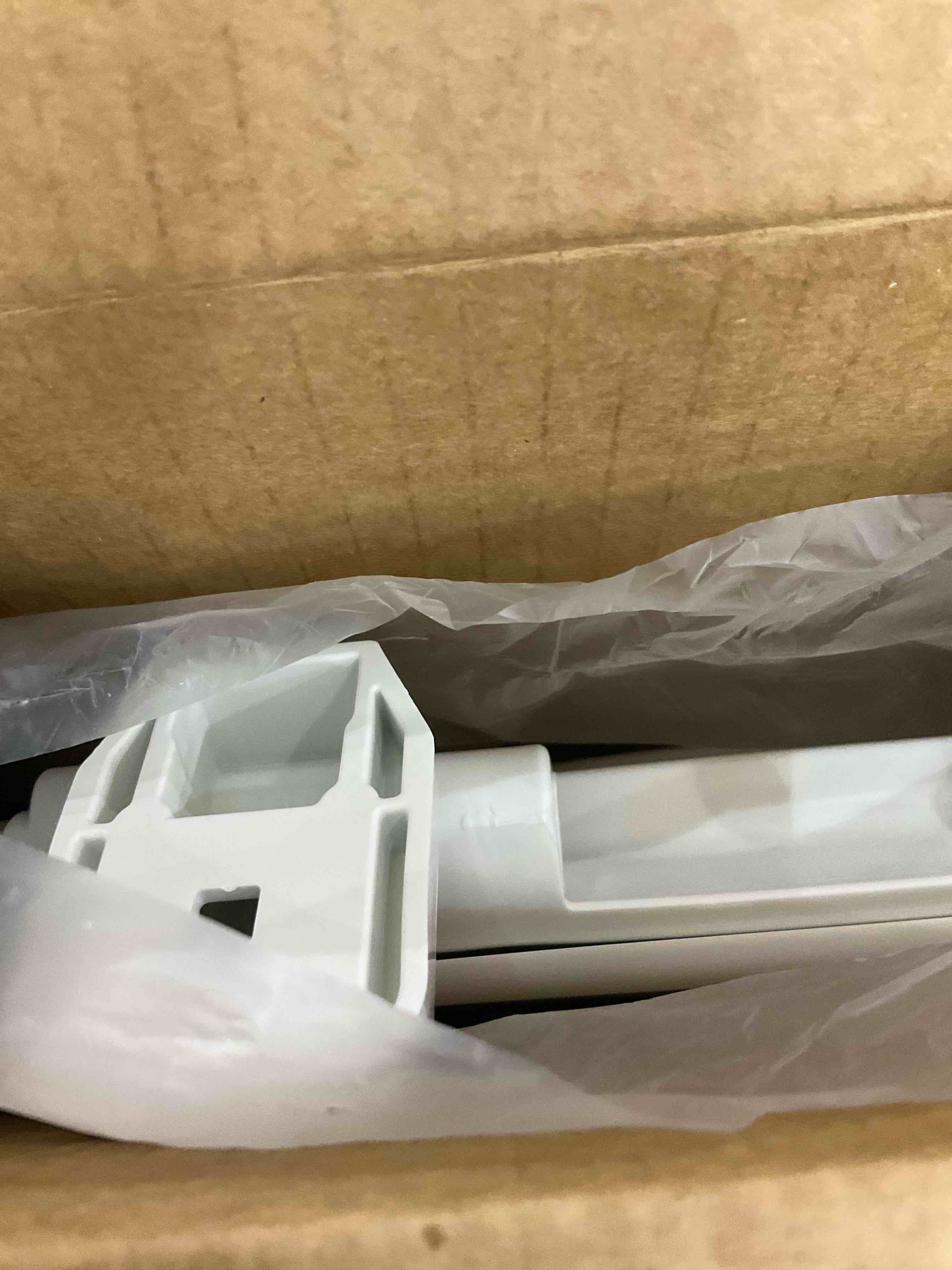 https://s3.amazonaws.com/lotting-images-prod/BargainHunt/EXS01354514_1711120182695.jpeg