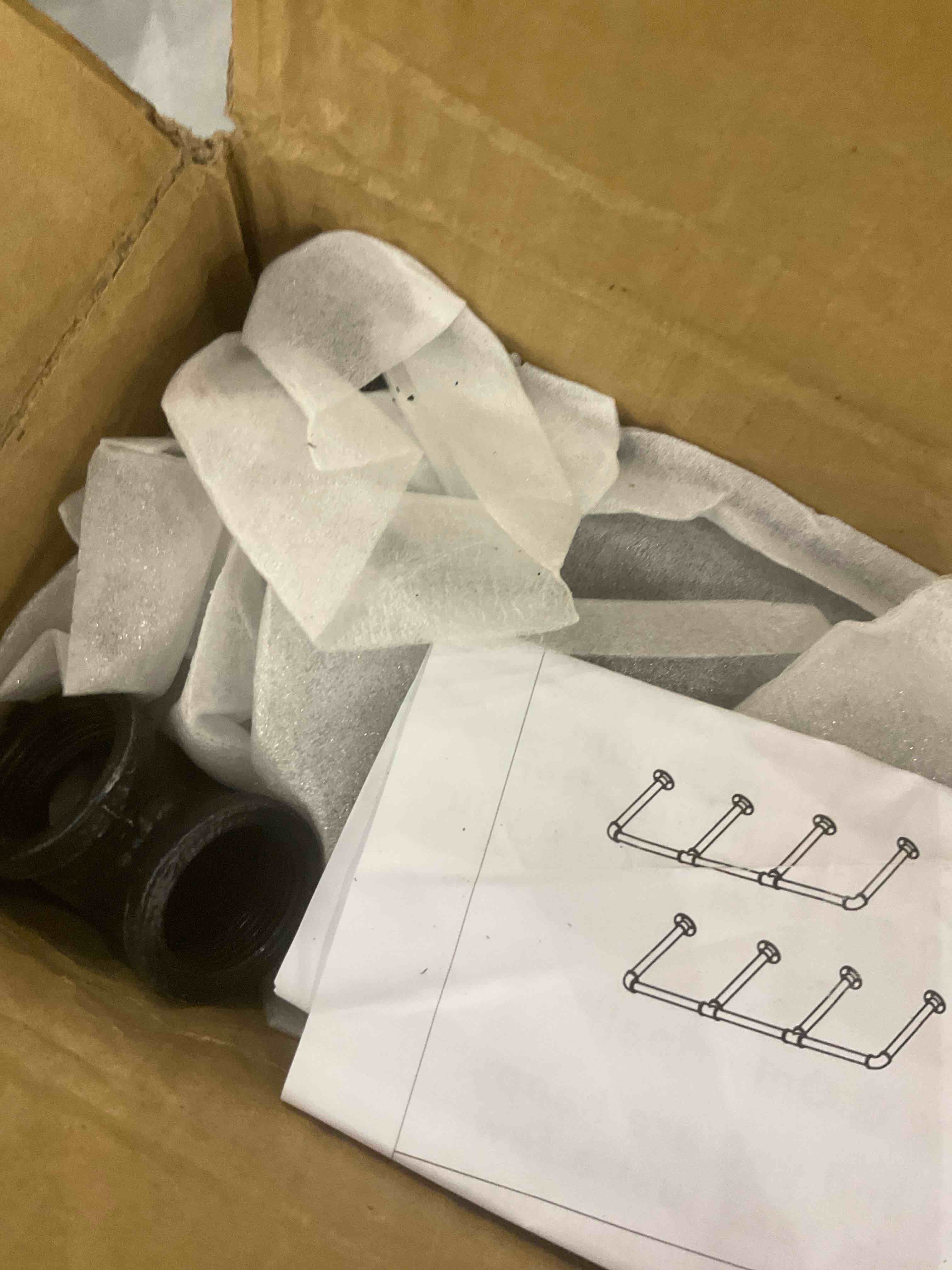 https://s3.amazonaws.com/lotting-images-prod/BargainHunt/EXS01354833_1711462679130.jpeg