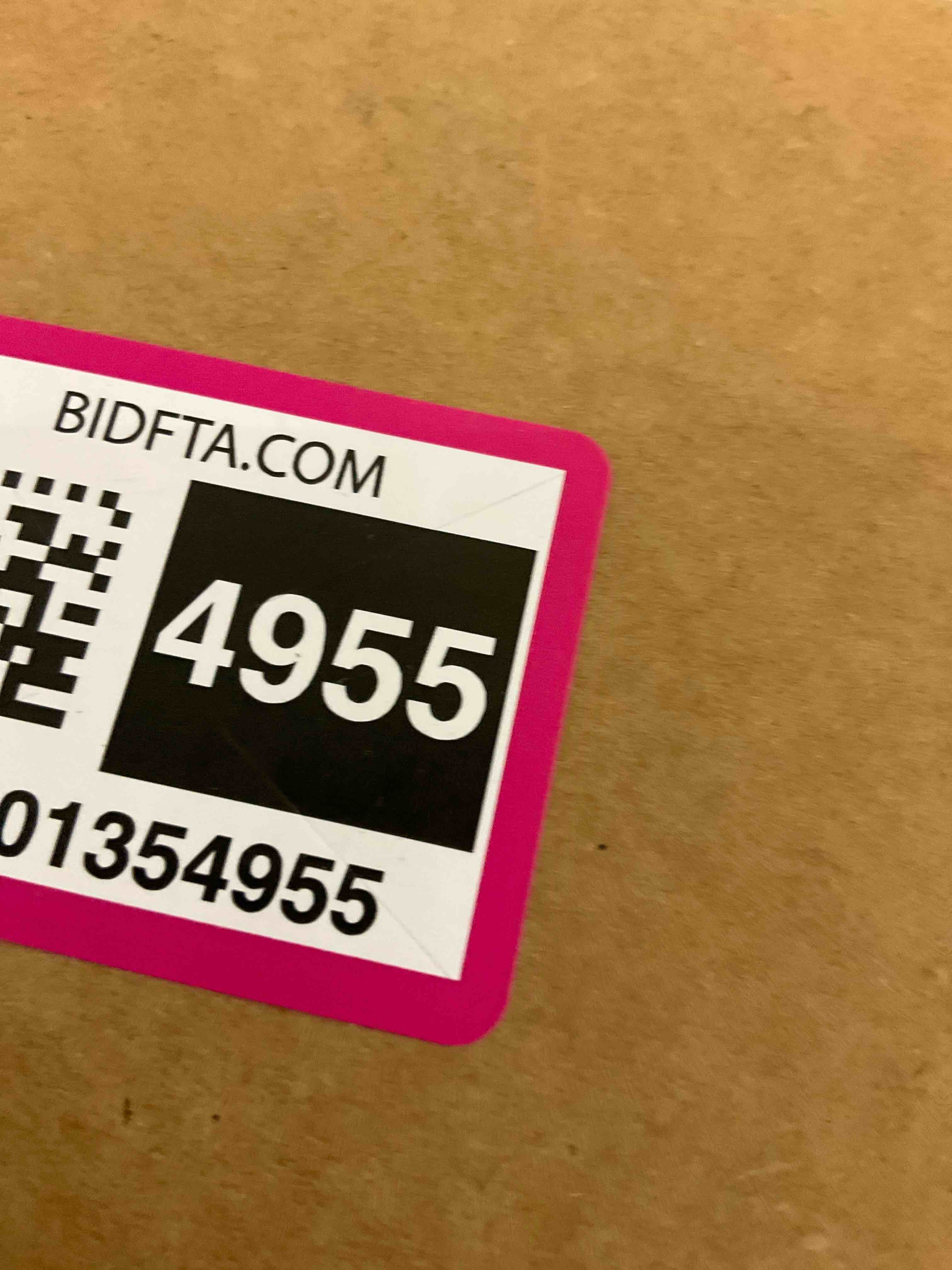 https://s3.amazonaws.com/lotting-images-prod/BargainHunt/EXS01354955_1711726298392.jpeg