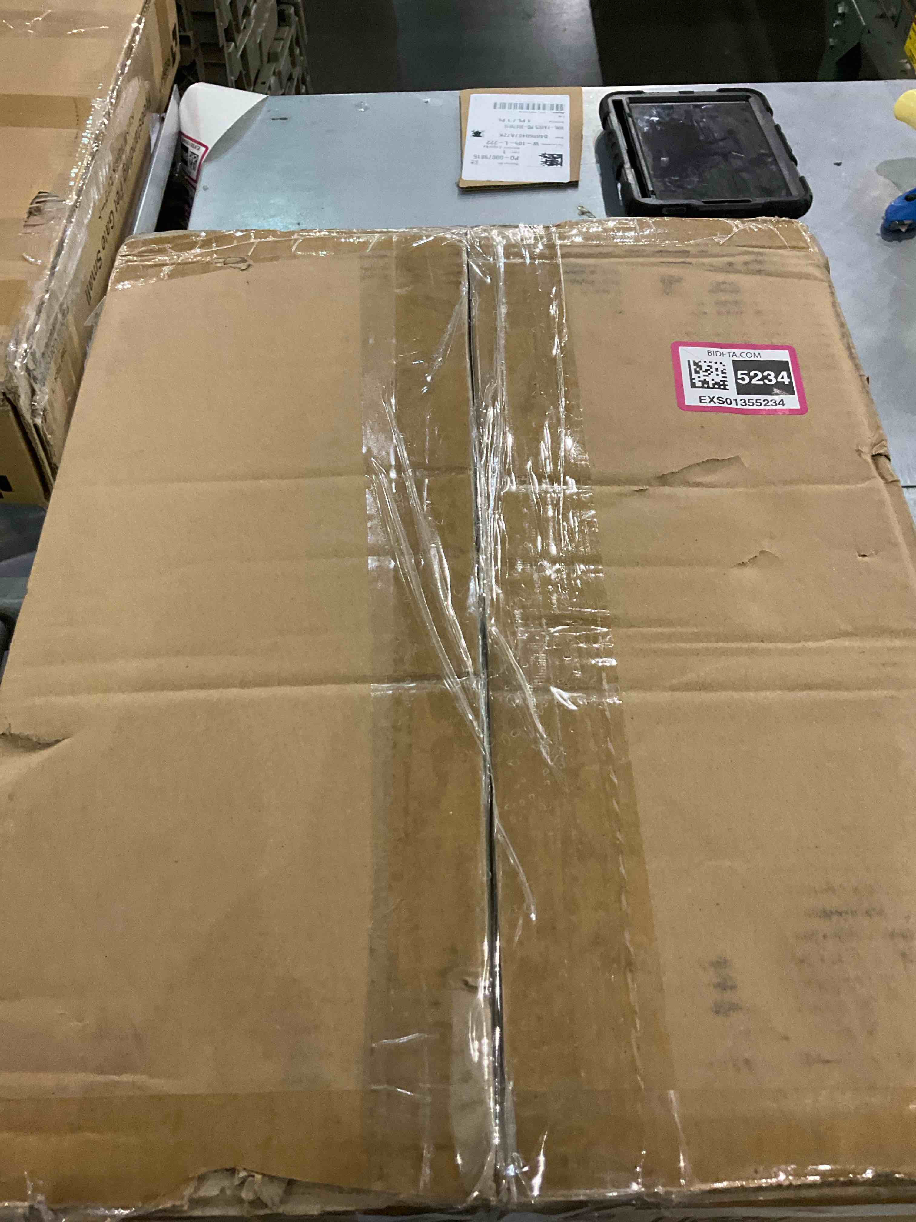 https://s3.amazonaws.com/lotting-images-prod/BargainHunt/EXS01355234_1711365382814.jpeg