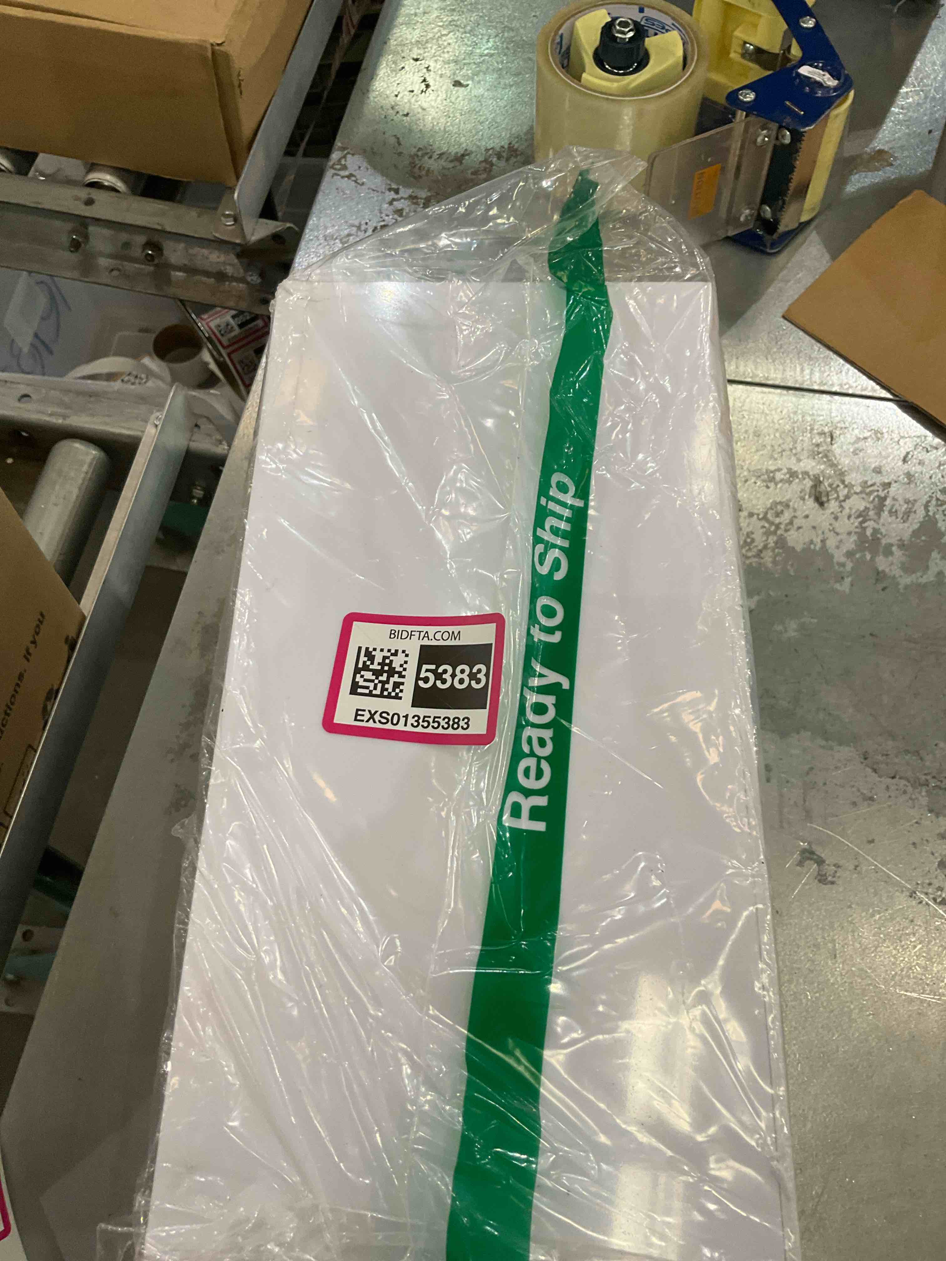 https://s3.amazonaws.com/lotting-images-prod/BargainHunt/EXS01355383_1711386722051.jpeg