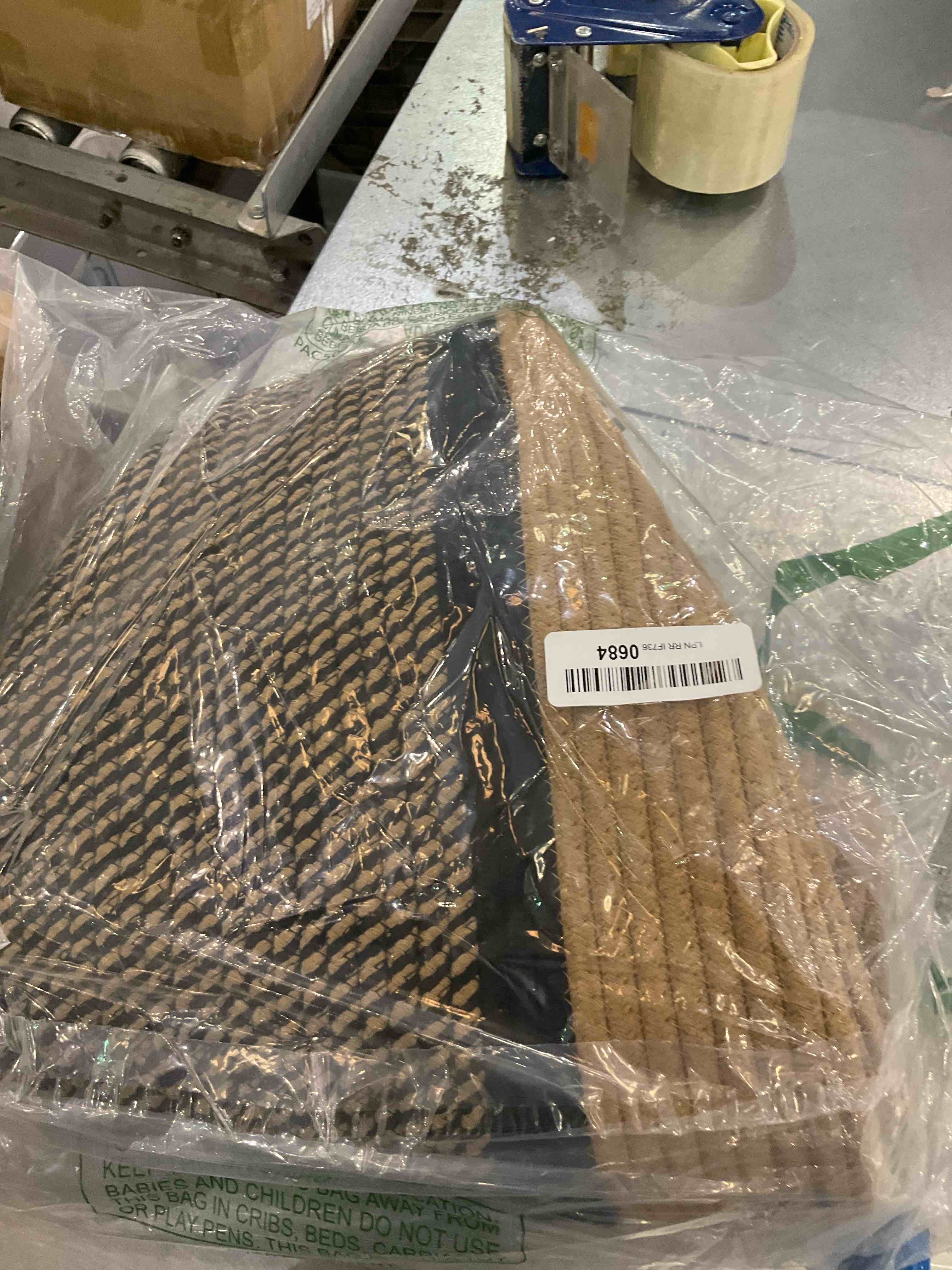https://s3.amazonaws.com/lotting-images-prod/BargainHunt/EXS01355408_1711391408084.jpeg