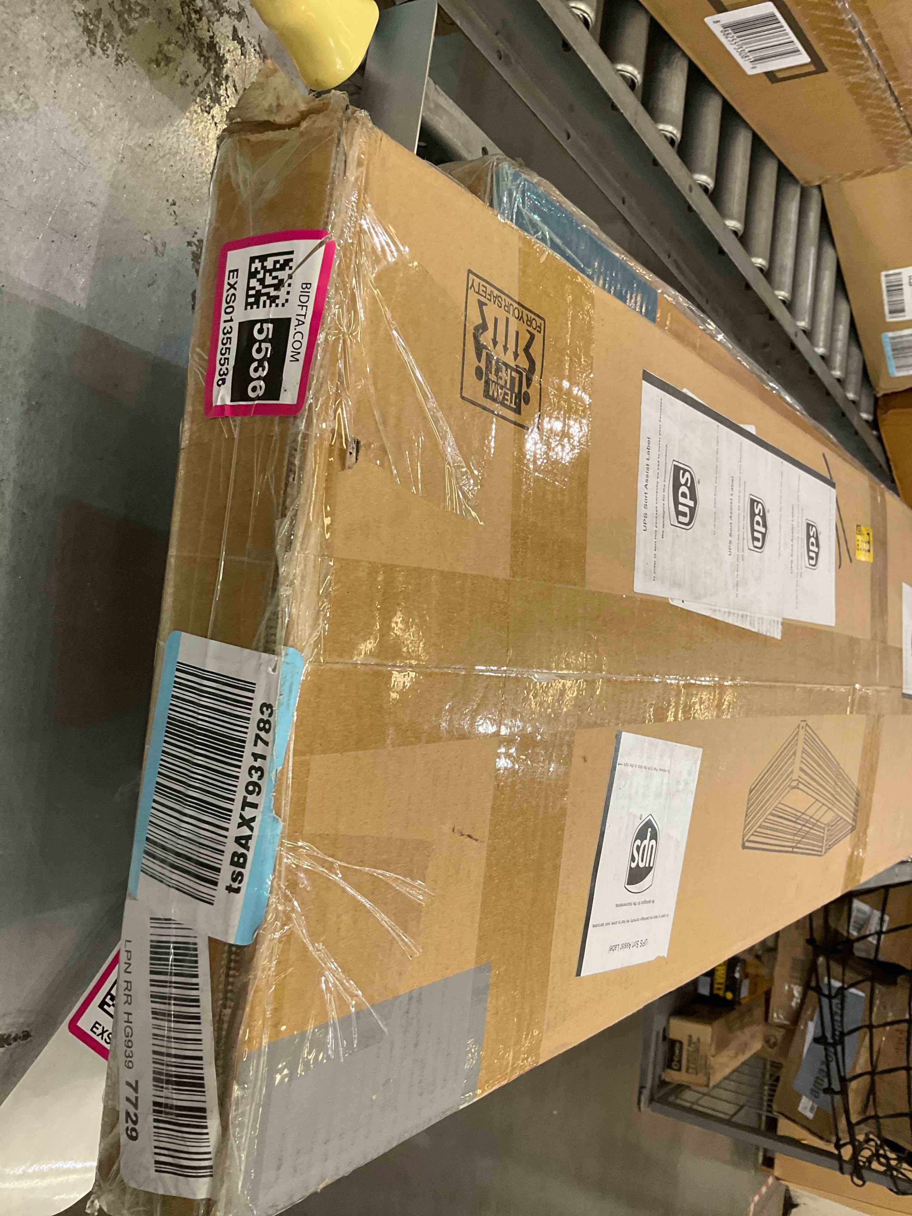 https://s3.amazonaws.com/lotting-images-prod/BargainHunt/EXS01355536_1710786547558.jpeg