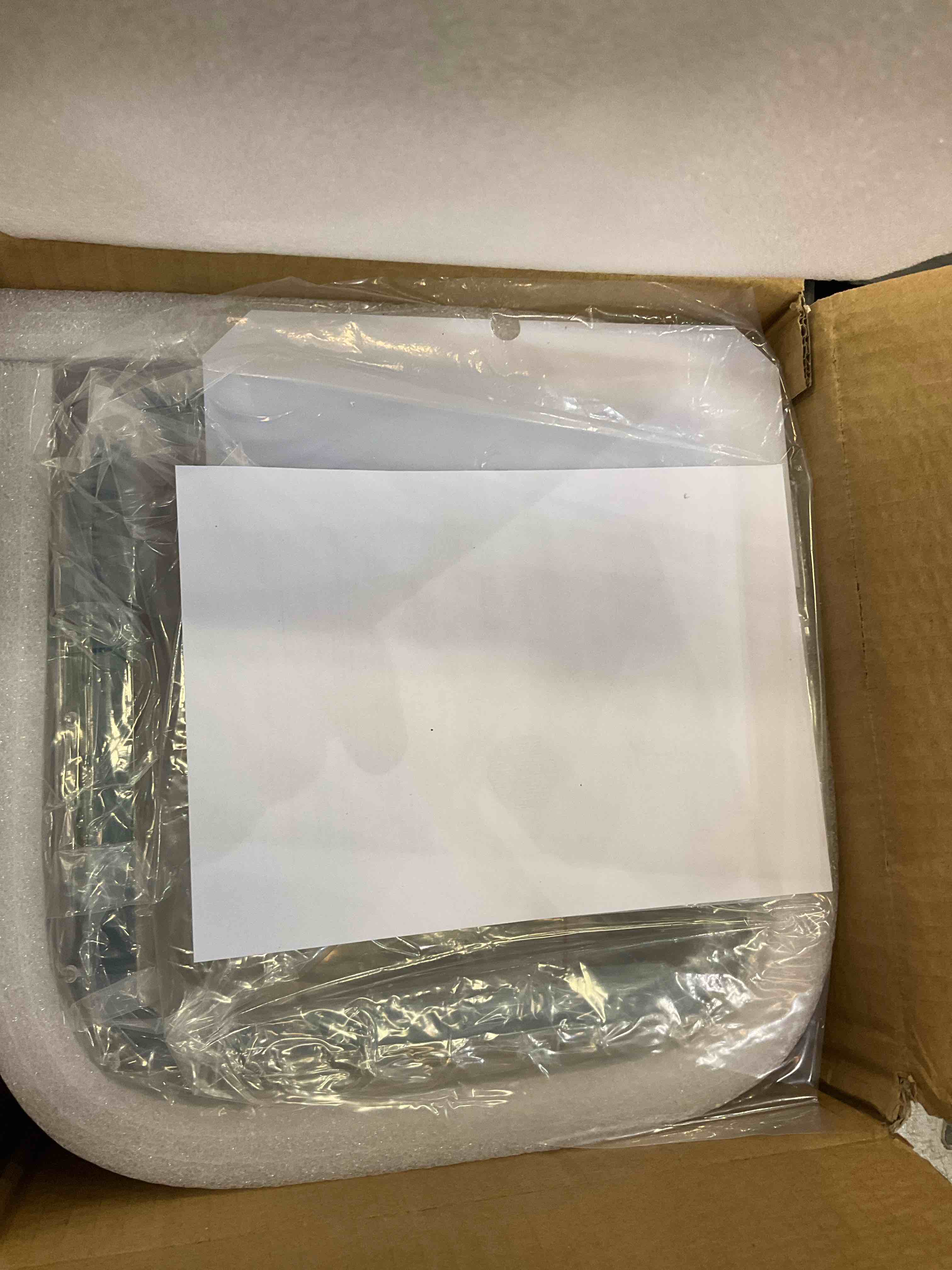 https://s3.amazonaws.com/lotting-images-prod/BargainHunt/EXS01355856_1711042361487.jpeg