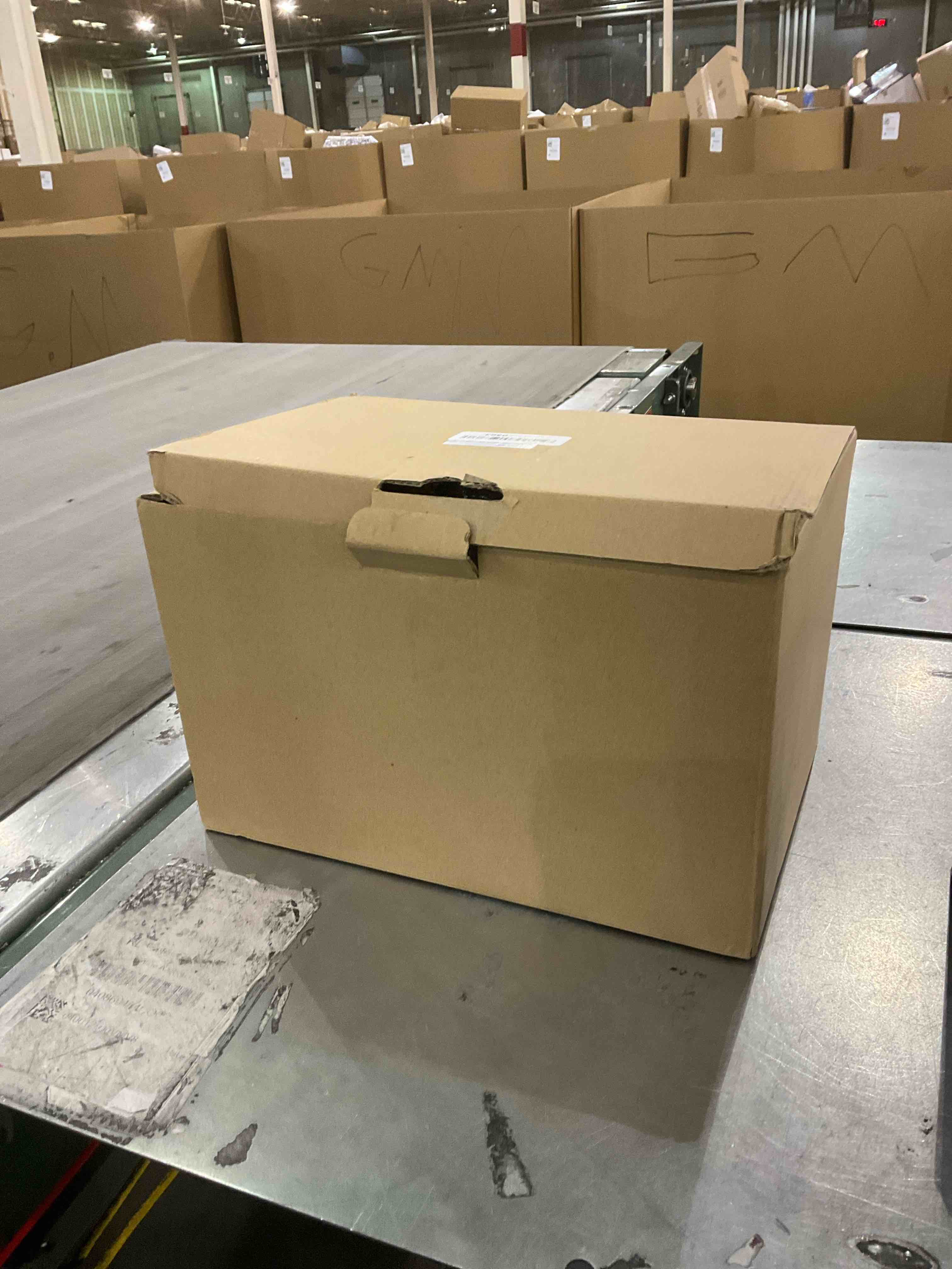 https://s3.amazonaws.com/lotting-images-prod/BargainHunt/EXS01356010_1711629282677.jpeg