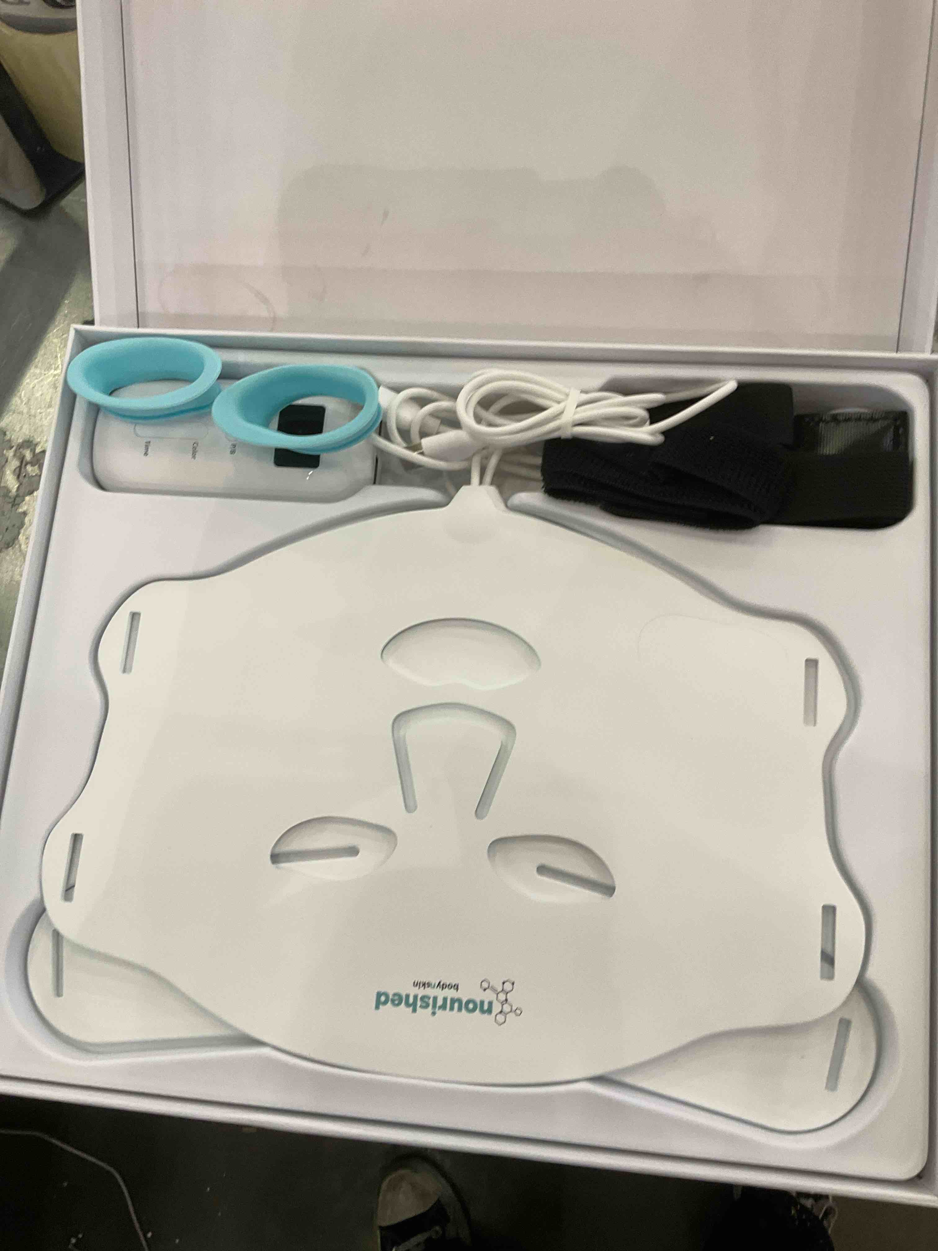 https://s3.amazonaws.com/lotting-images-prod/BargainHunt/EXS01356077_1711638858049.jpeg