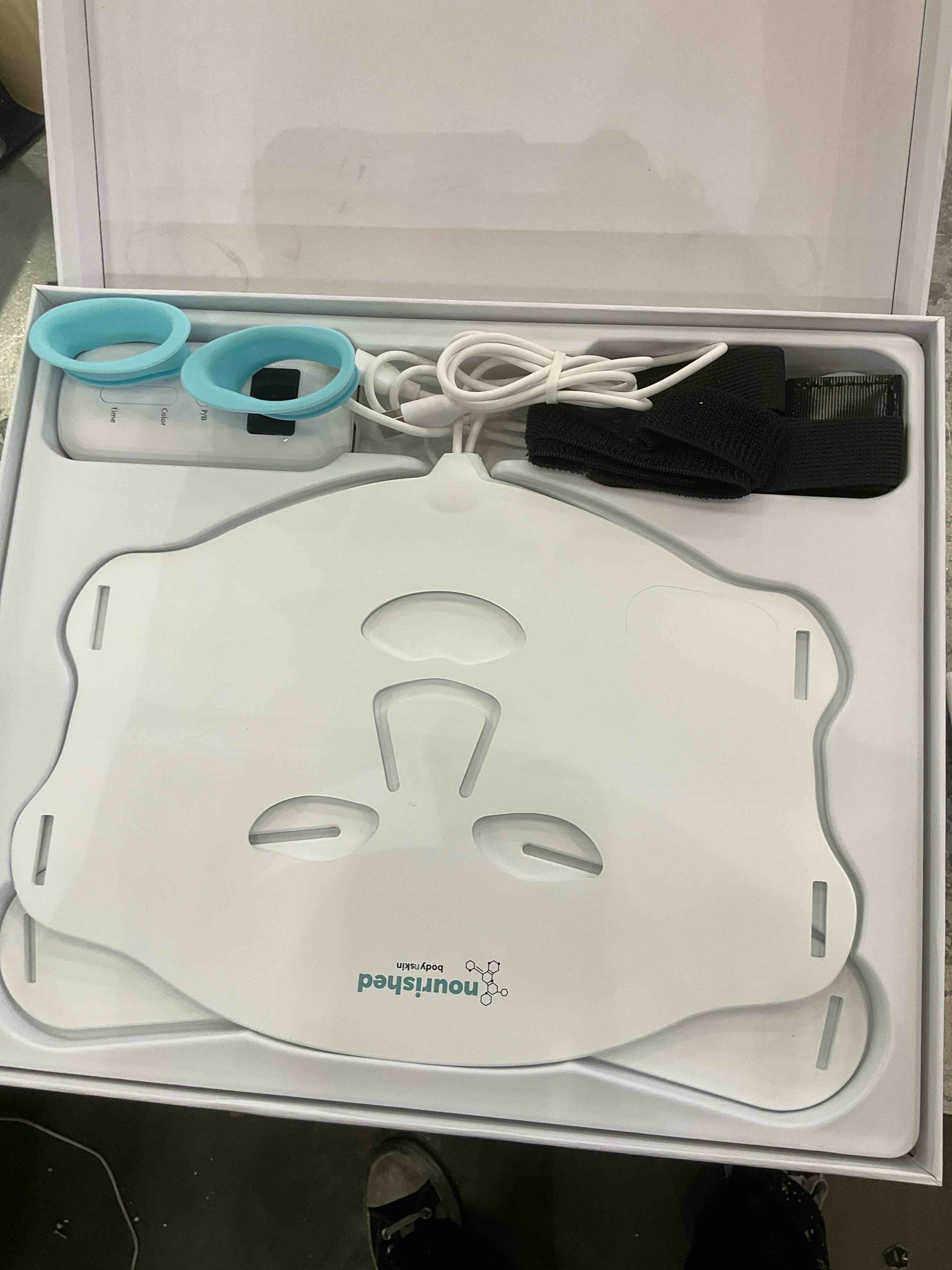 https://s3.amazonaws.com/lotting-images-prod/BargainHunt/EXS01356077_1711638858863.jpeg