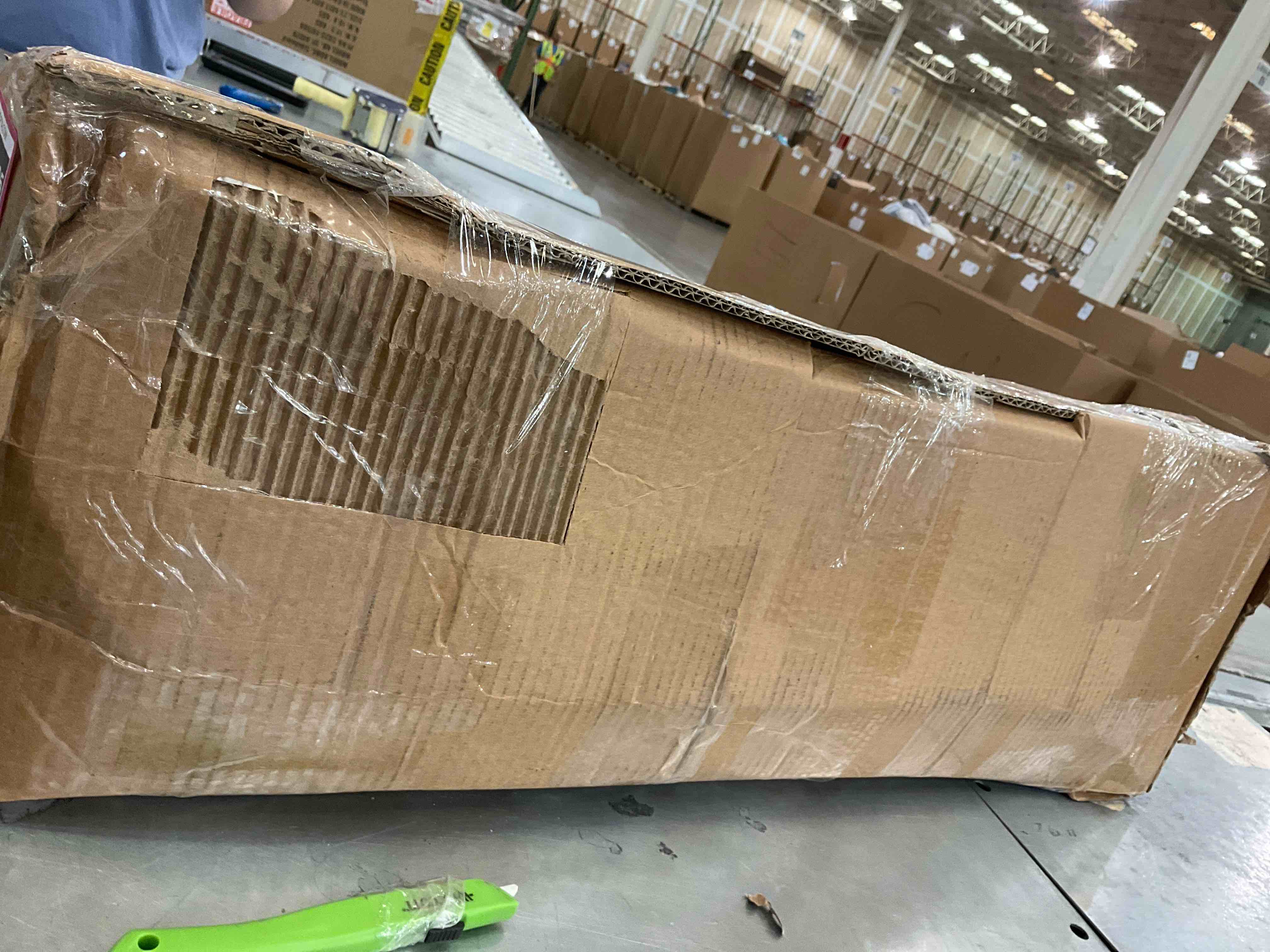 https://s3.amazonaws.com/lotting-images-prod/BargainHunt/EXS01356285_1711730796335.jpeg