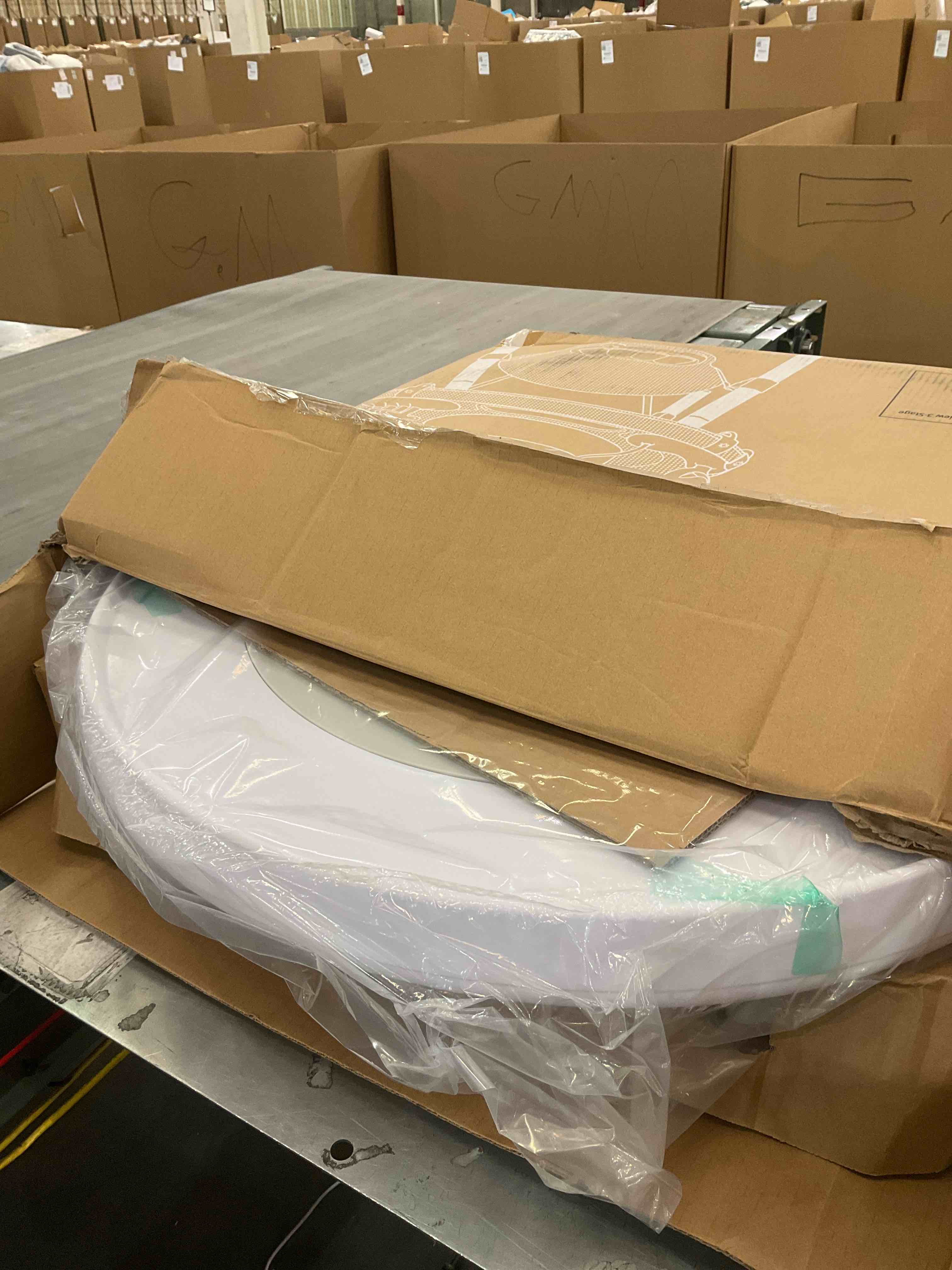 https://s3.amazonaws.com/lotting-images-prod/BargainHunt/EXS01356289_1711731351954.jpeg
