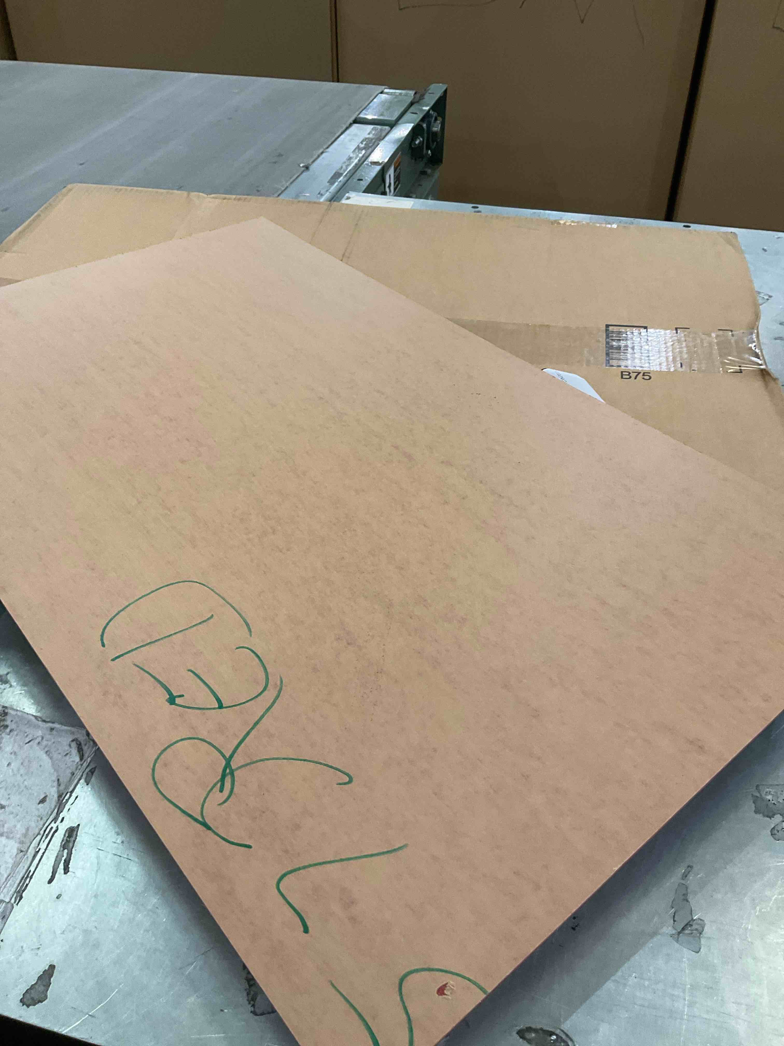 https://s3.amazonaws.com/lotting-images-prod/BargainHunt/EXS01356313_1711734349082.jpeg