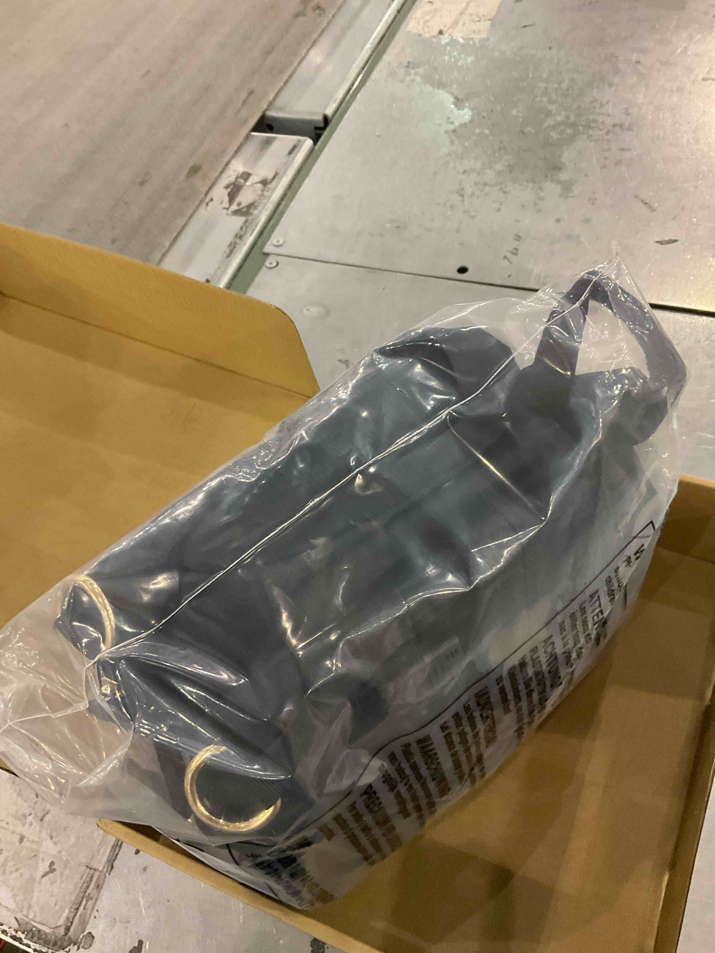 https://s3.amazonaws.com/lotting-images-prod/BargainHunt/EXS01356371_1711972713303.jpeg